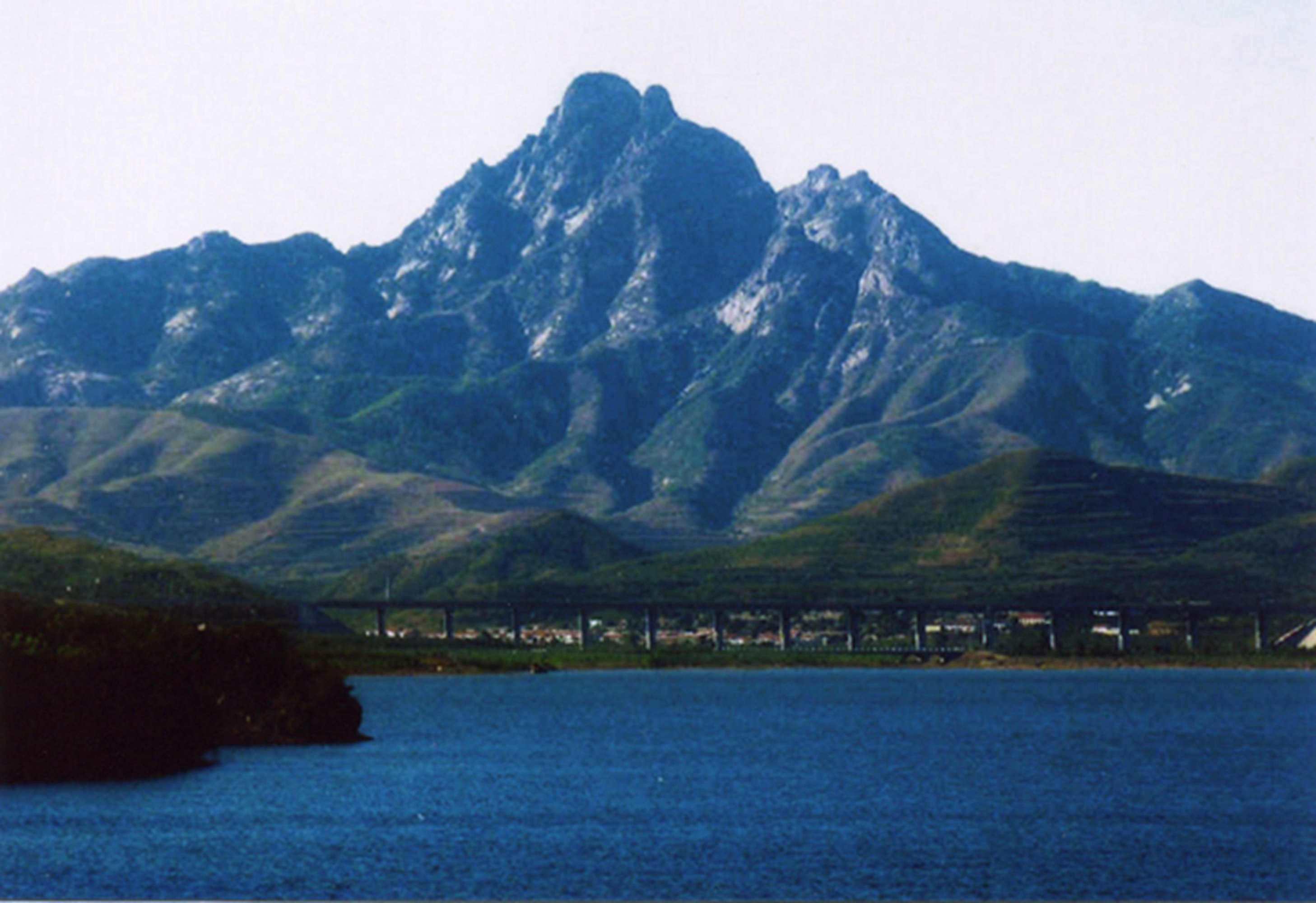 艾山自然保护区大峡谷