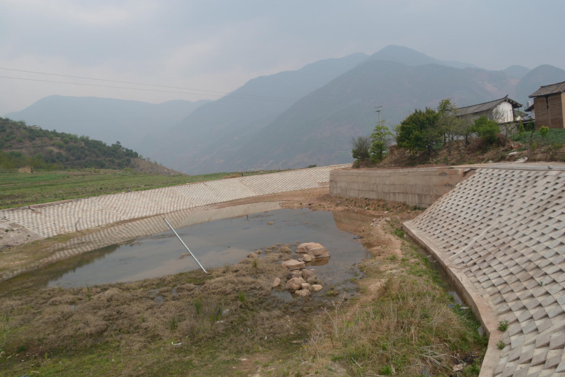 炼登水库