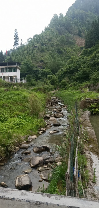 乌帮小溪