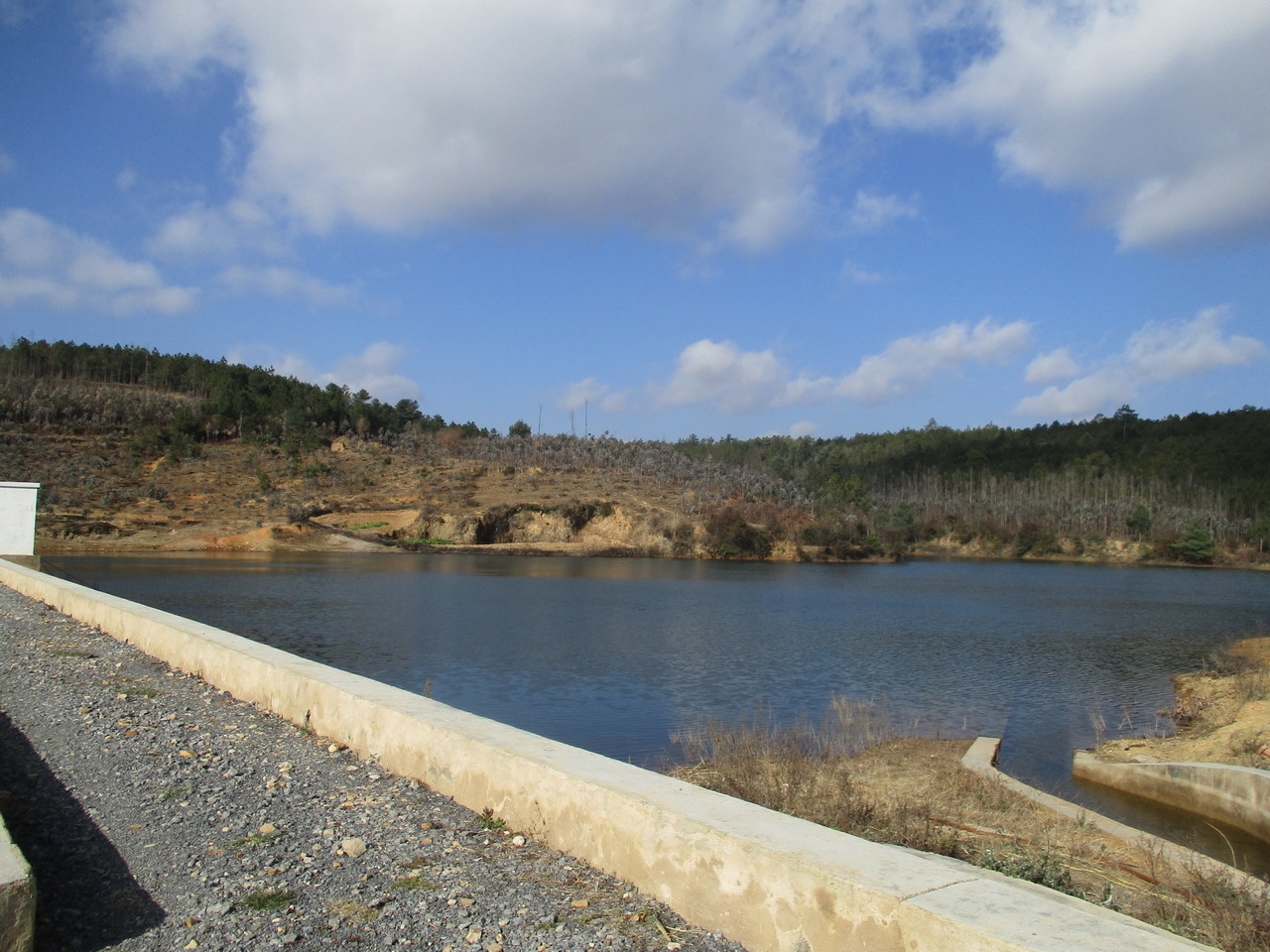 藏龙山水库