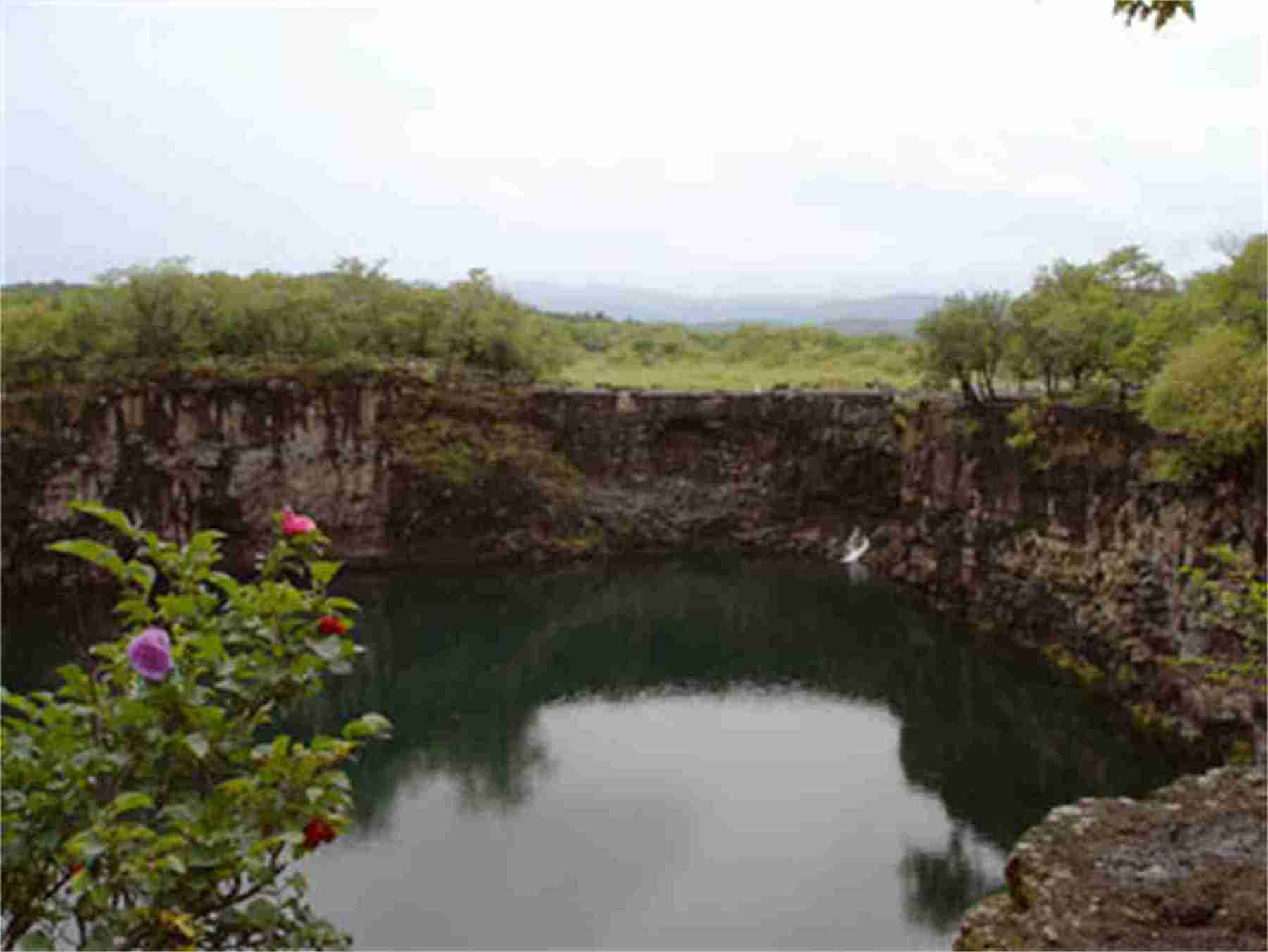 大河黑石潭