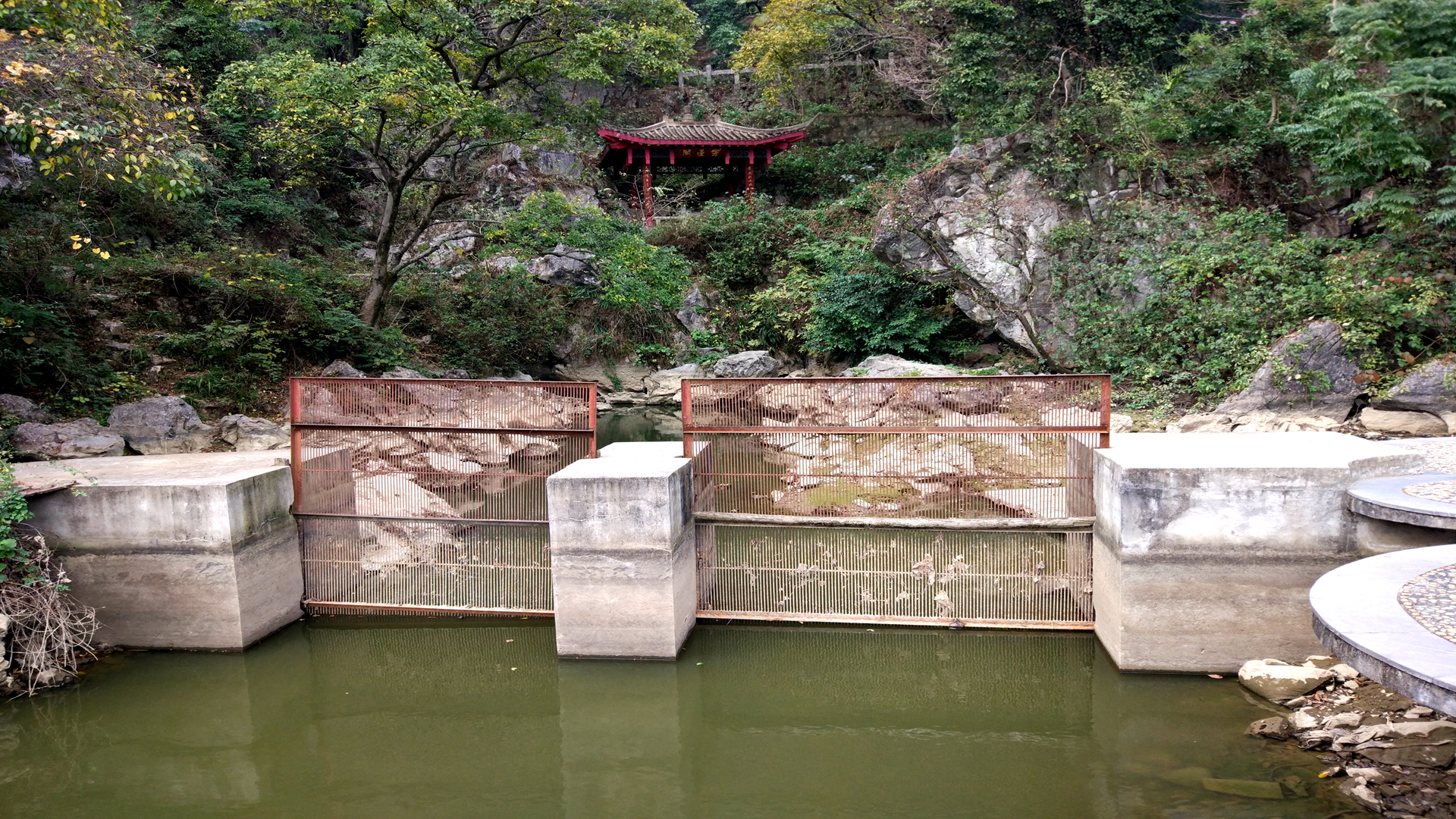 芦笛岩地下河