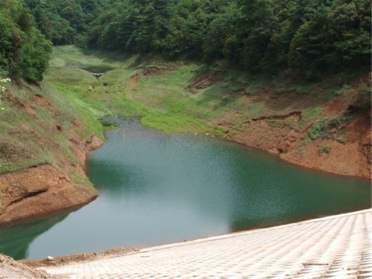 水冲水库