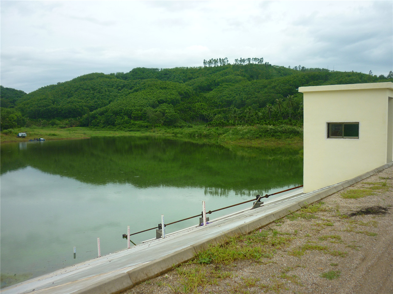 石近水库