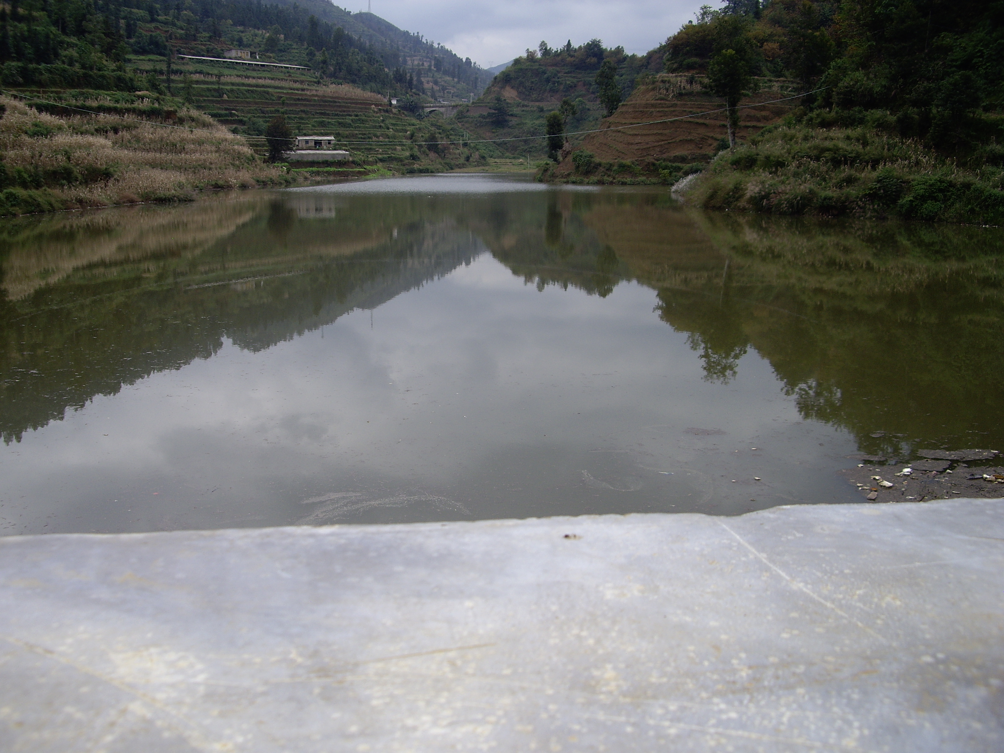 西泌河水库