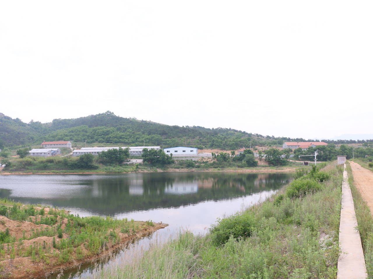 霞石水库