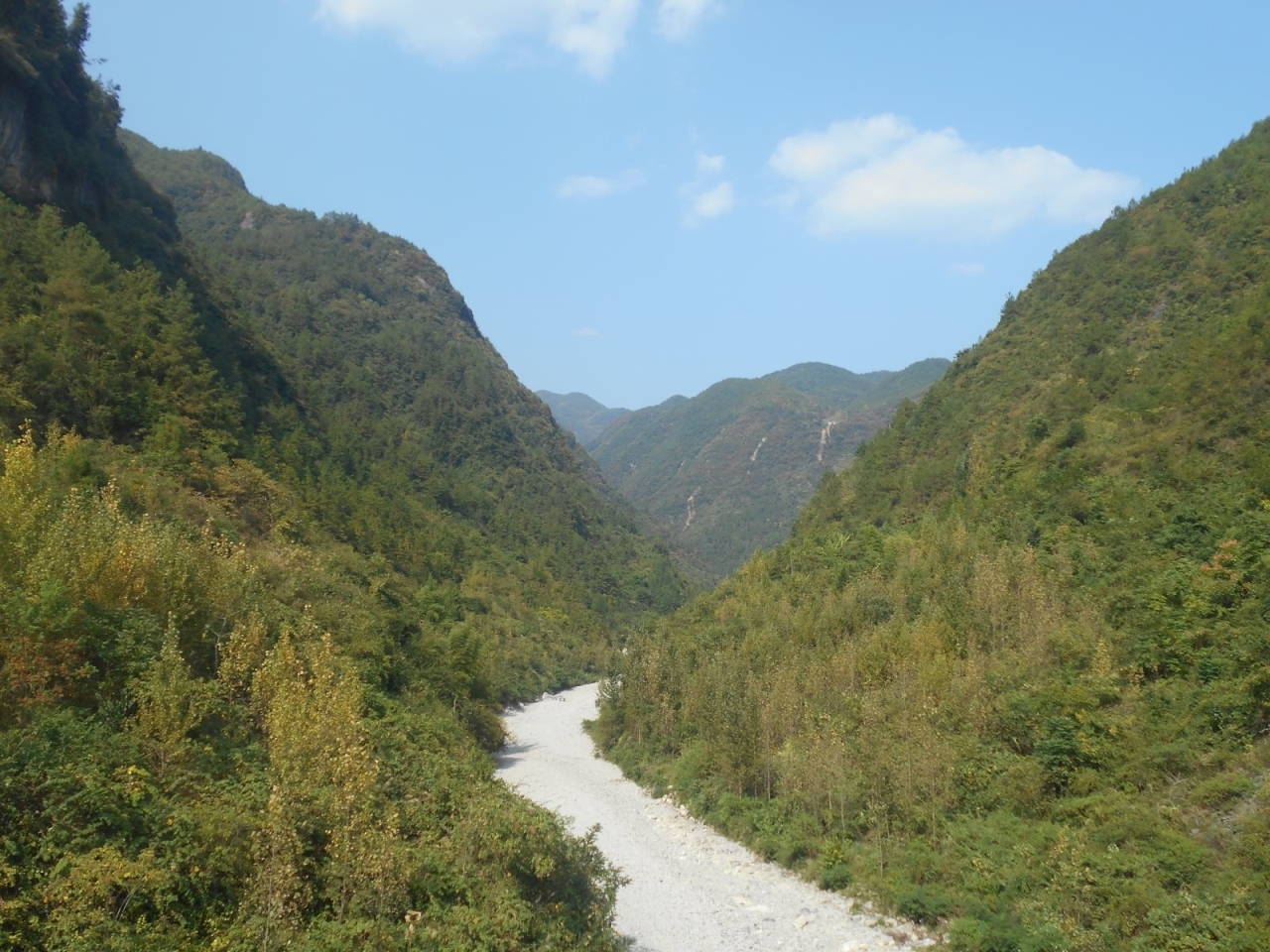 东龙河峡