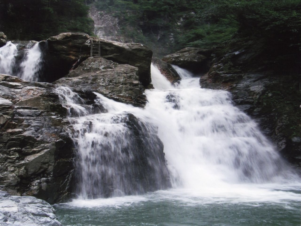 龙潭峡谷