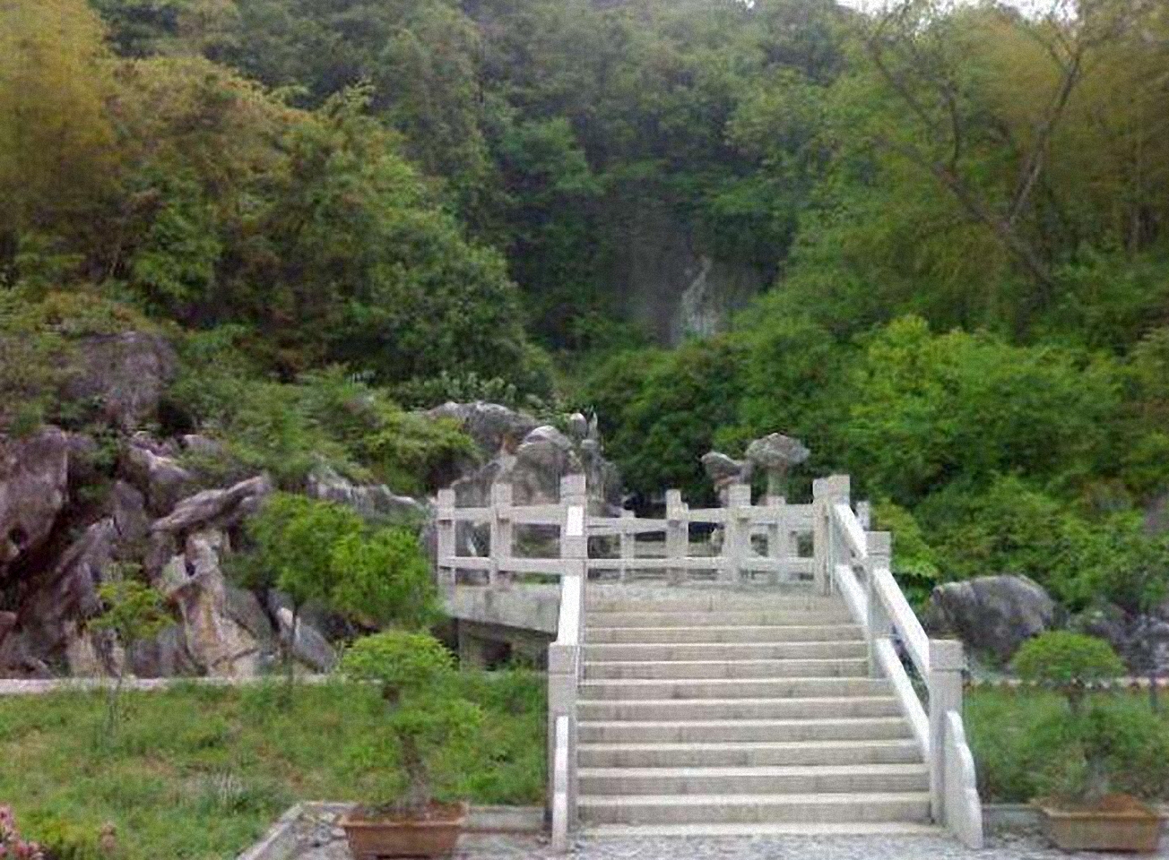 优美灵谷风景区