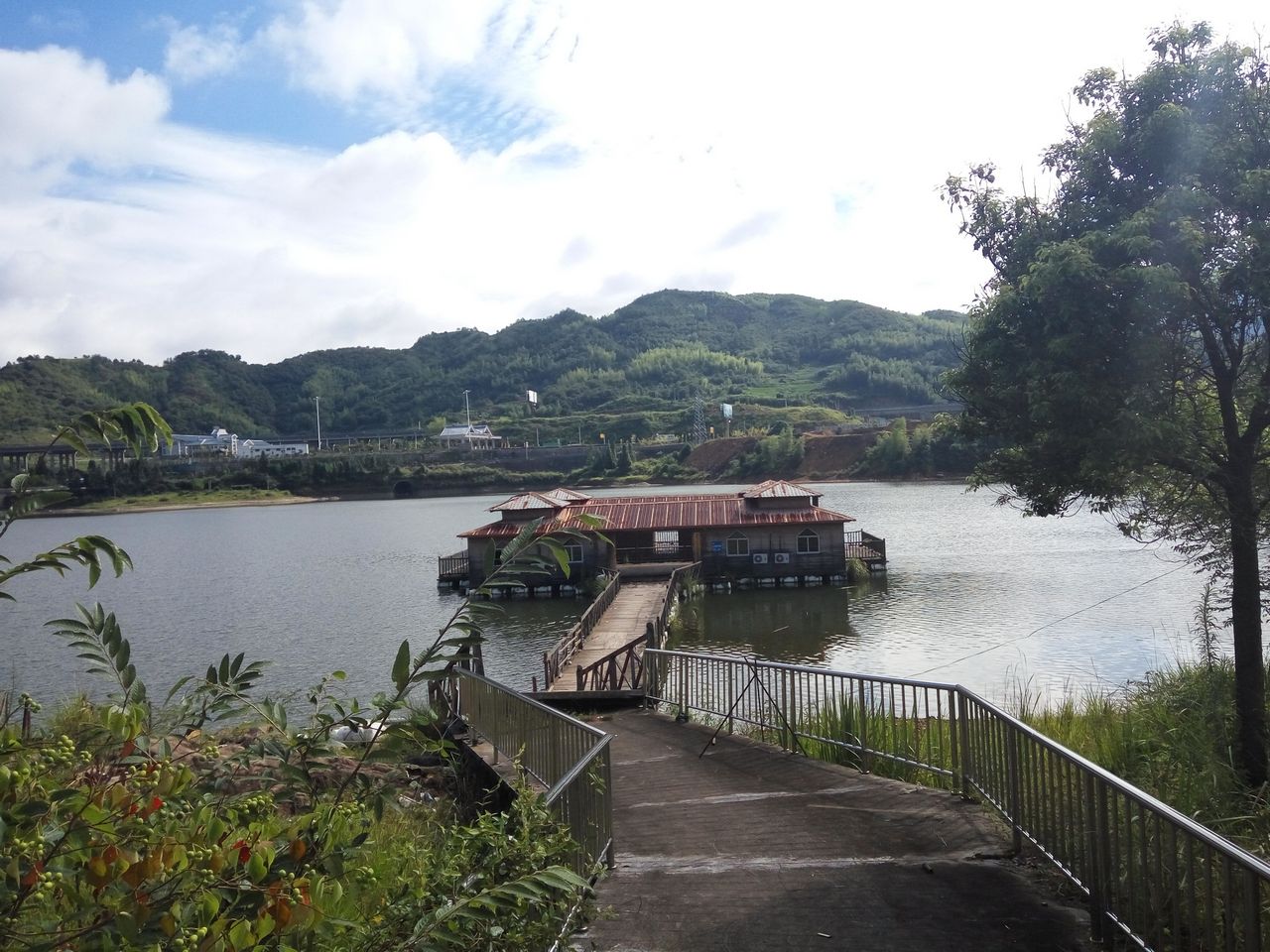 鸳鸯湖景区