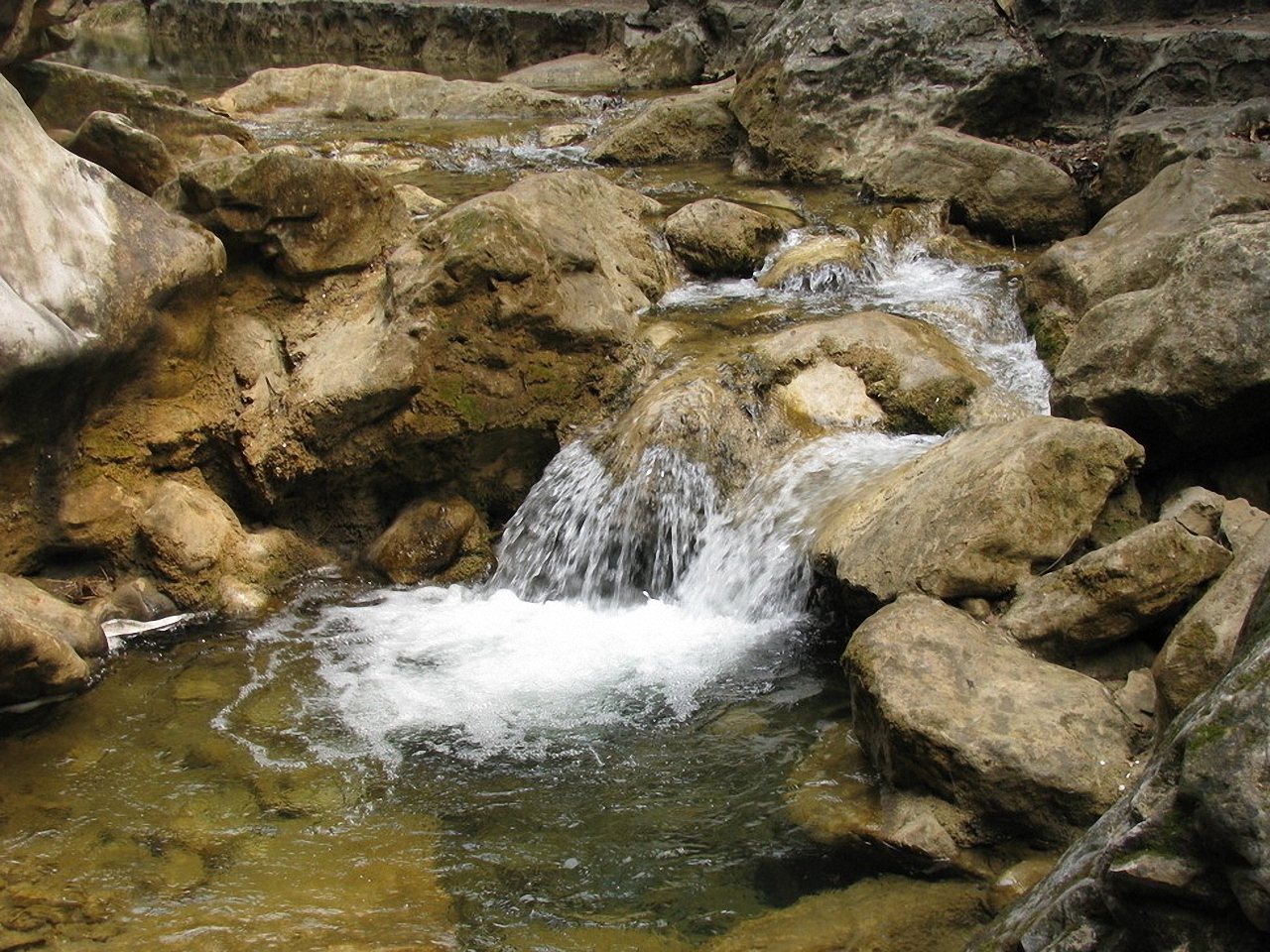 硝塘河温泉