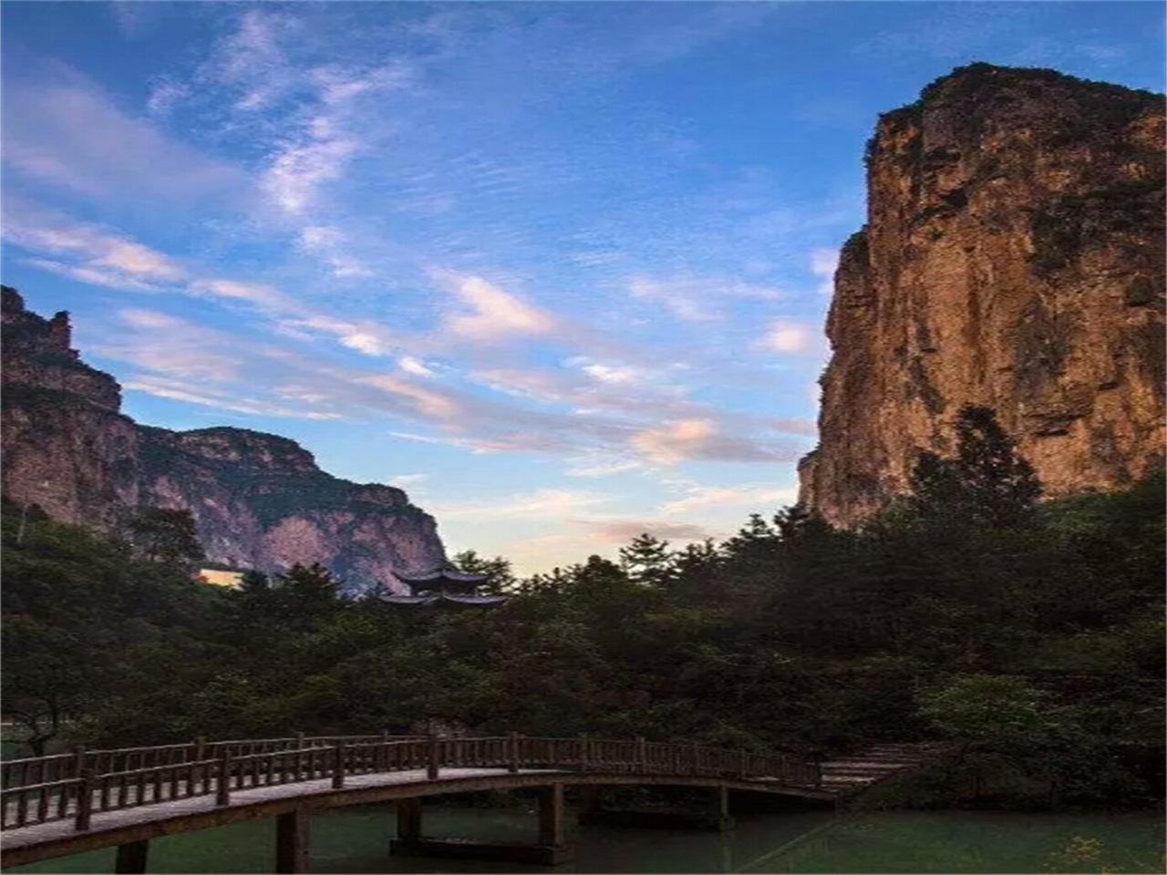 石屏山风景区