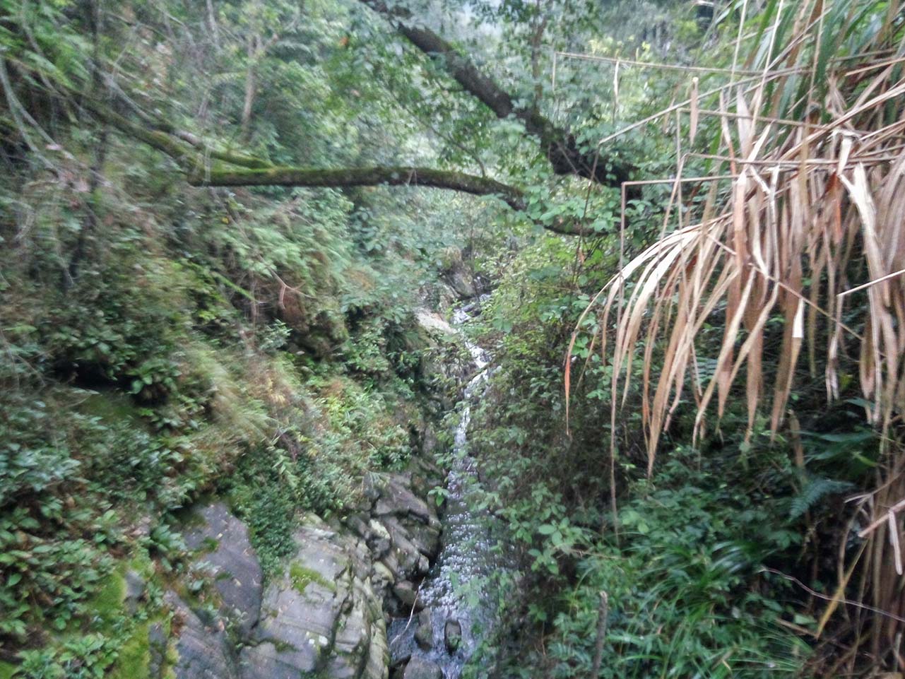 周洛飞瀑漂流