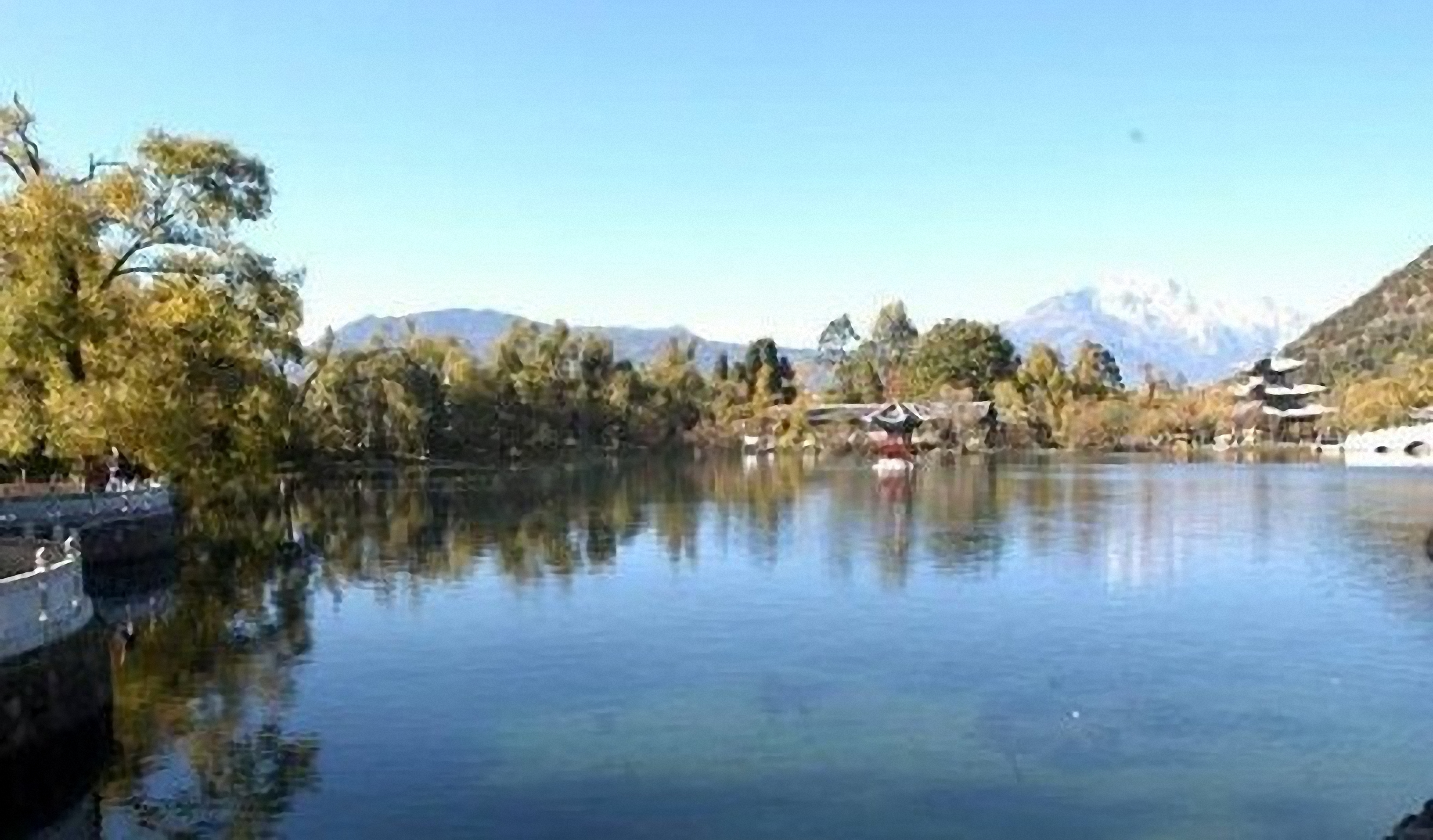 黑龙潭风景区