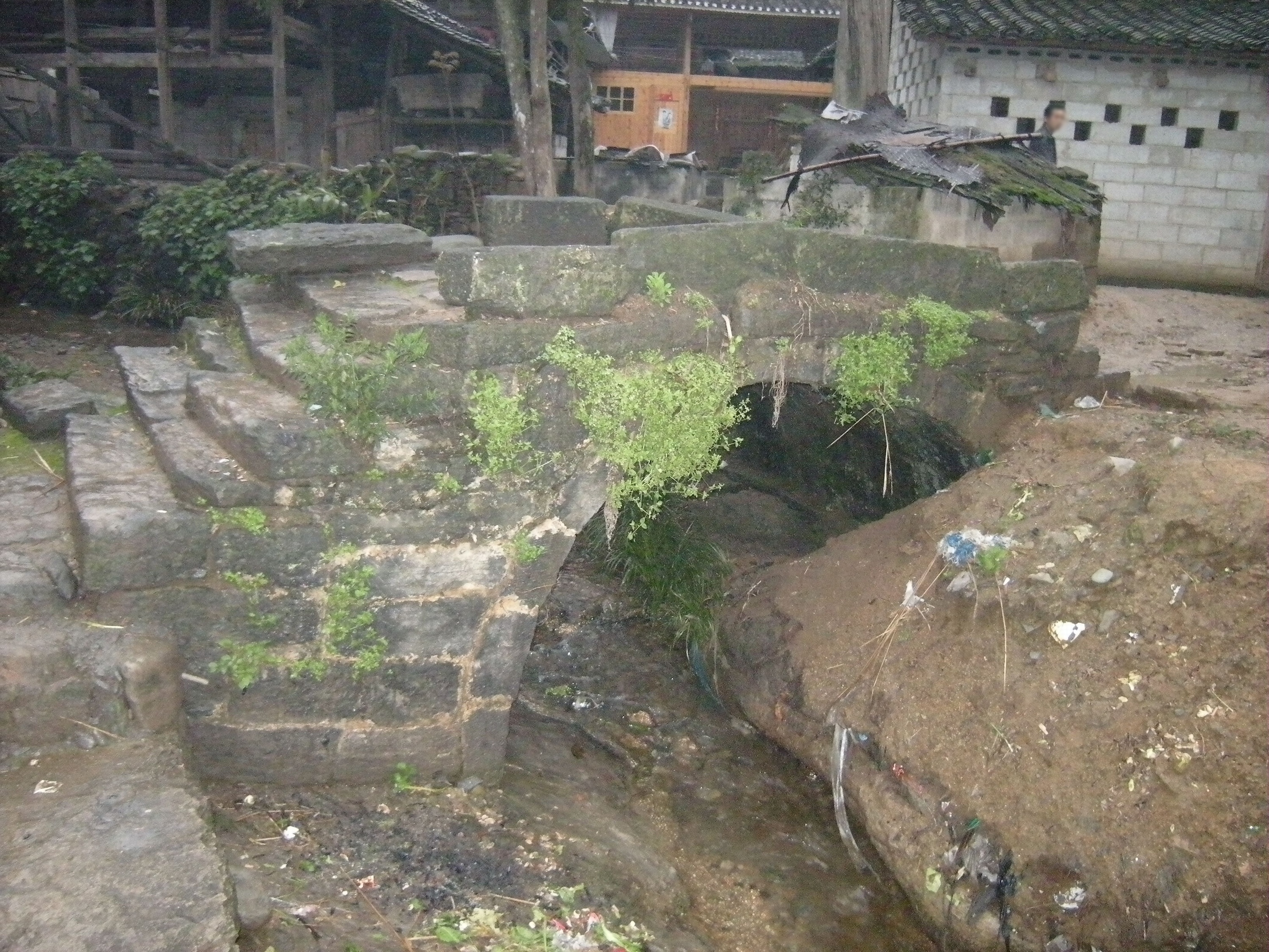 革堤石拱桥