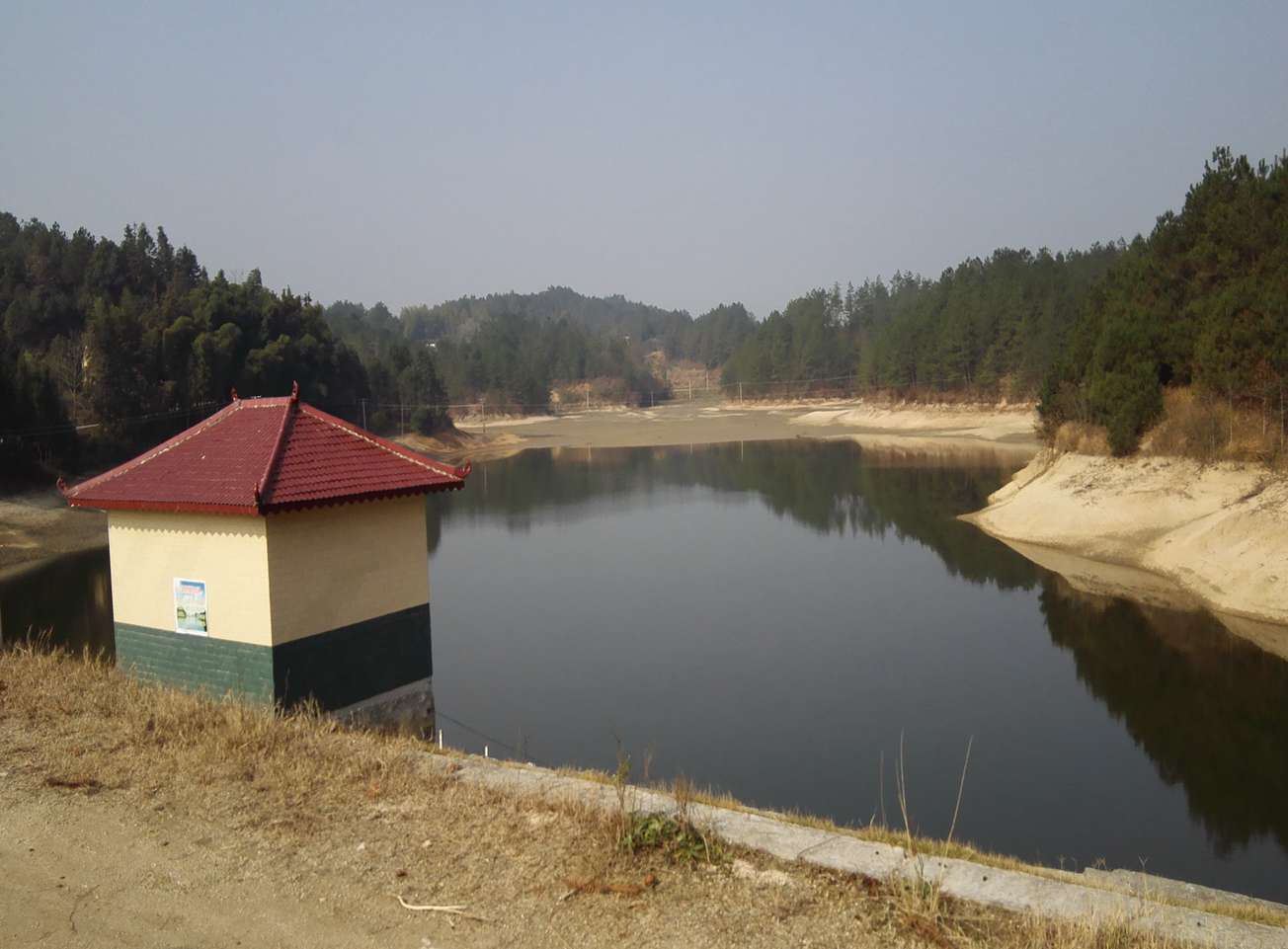 鸿富村三里水库