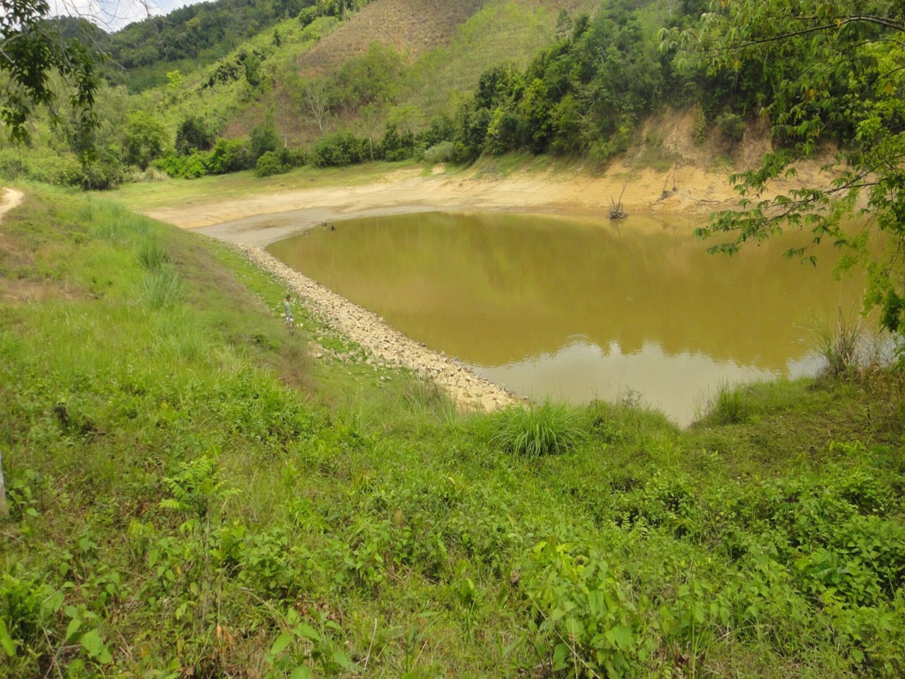 那泡水库