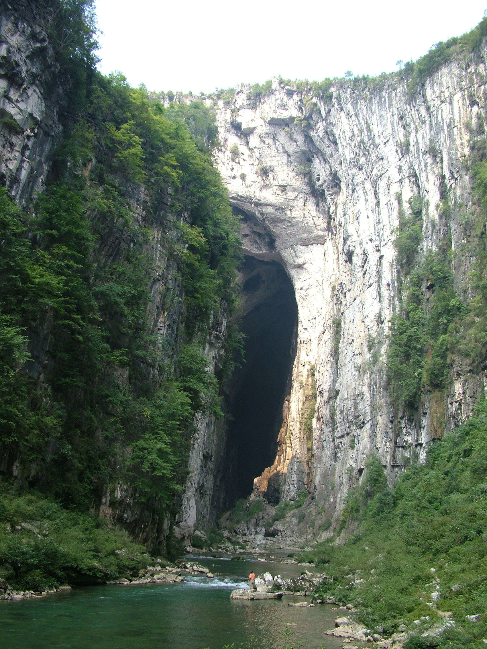 惠水涟江燕子洞省级风景名胜区