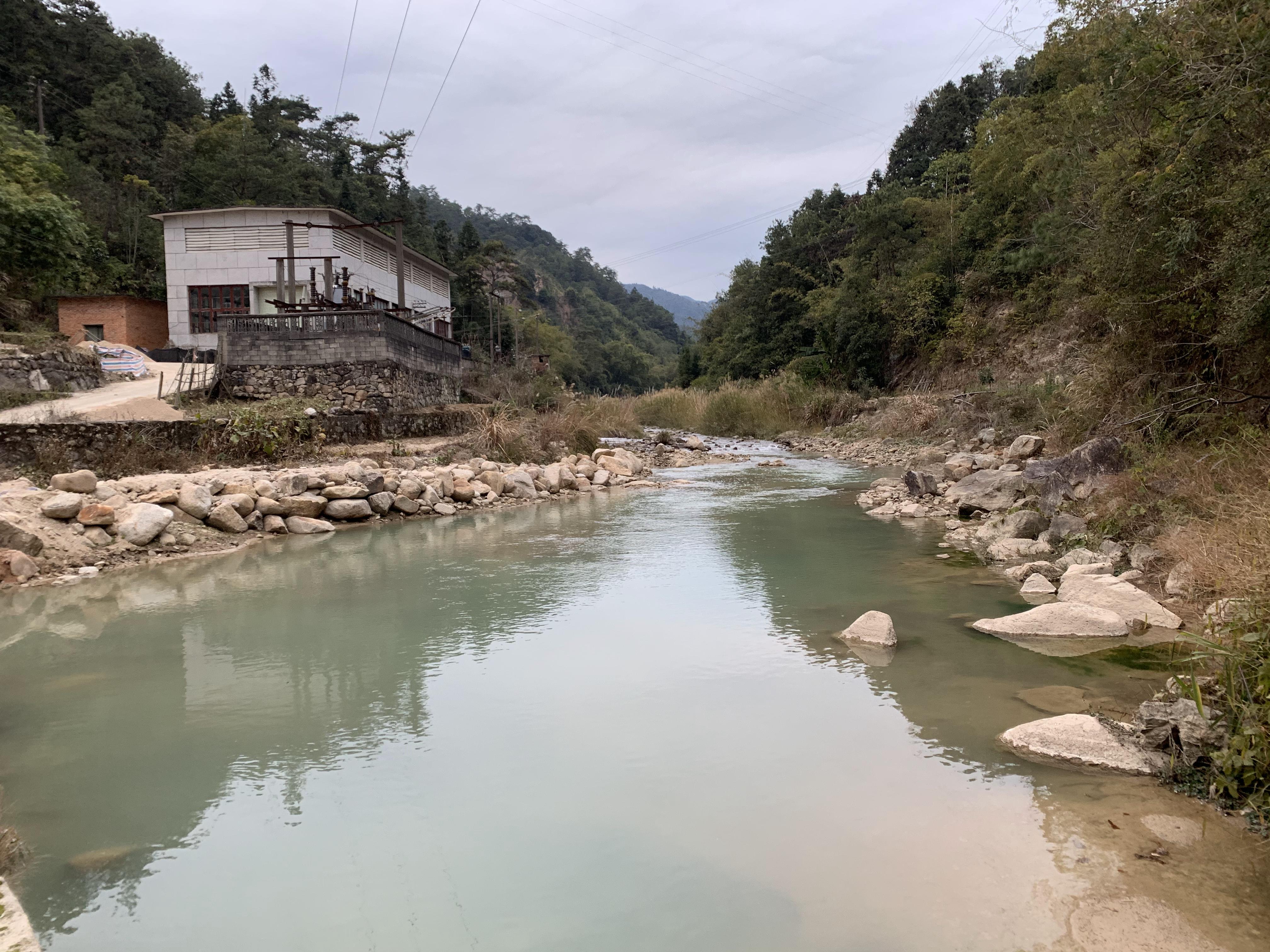 花山河