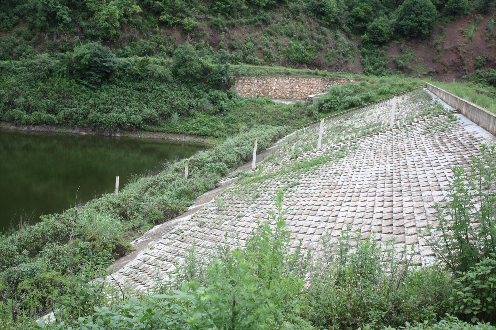 山脚村水库