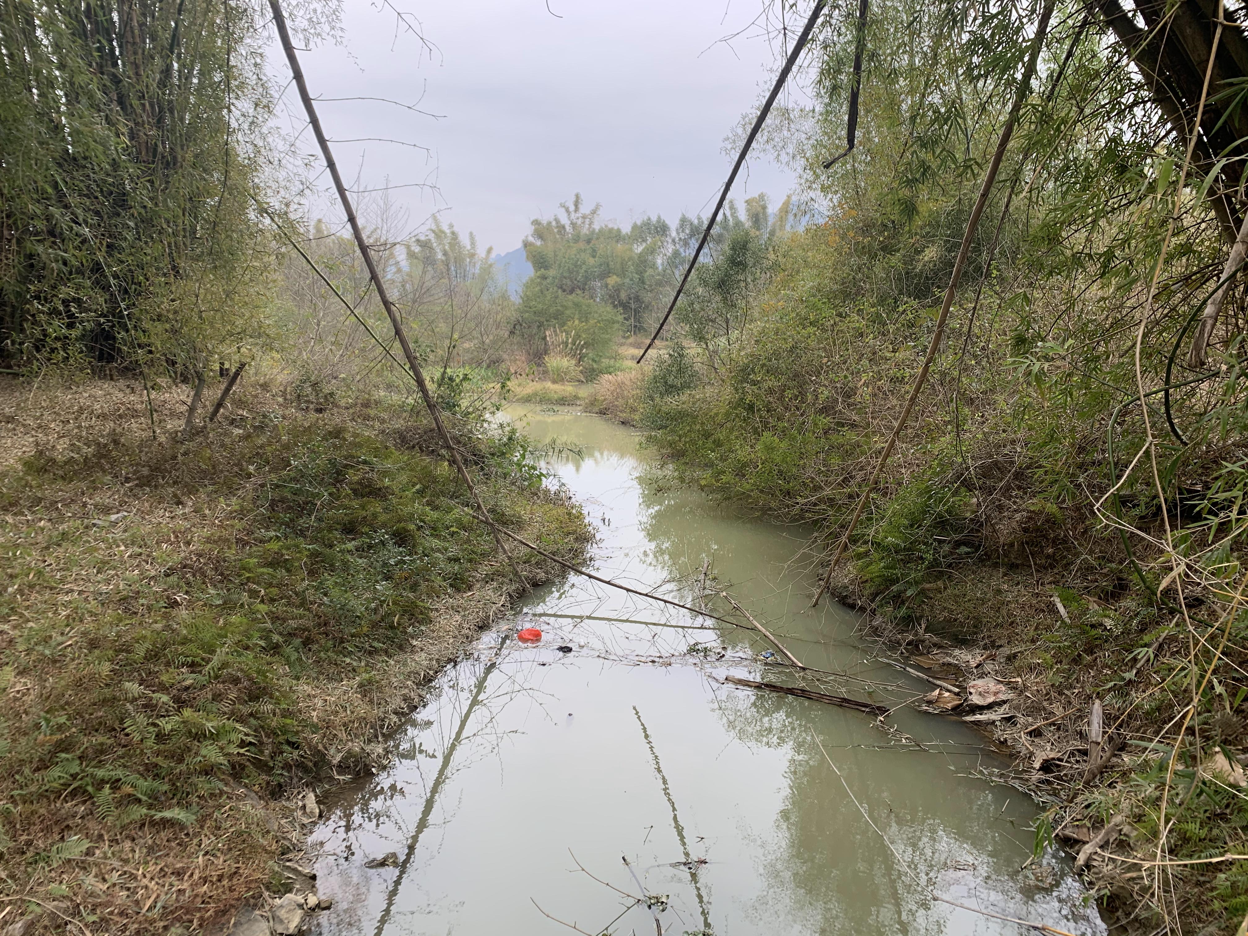 东岭河