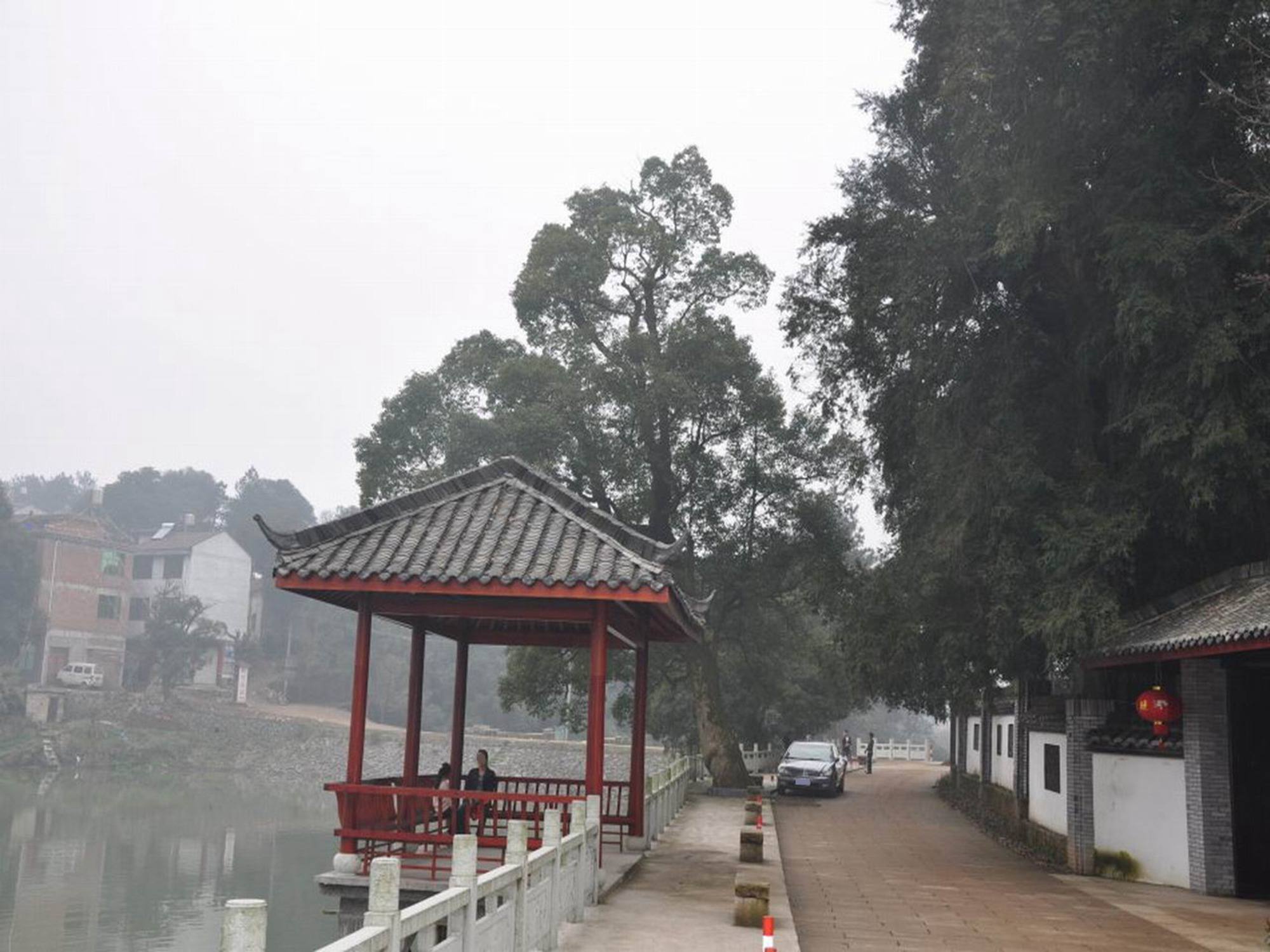 白革旅游风景区