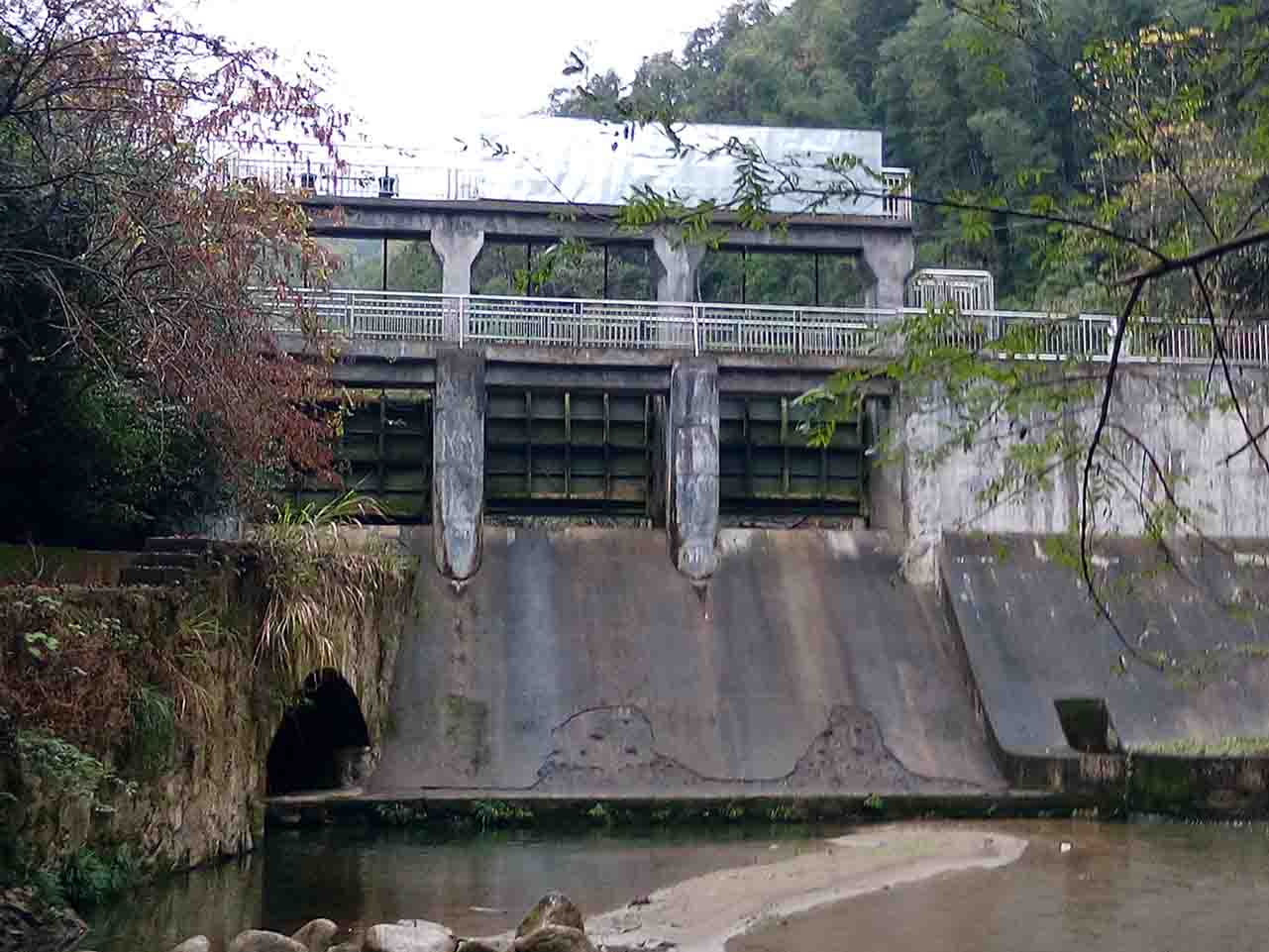 狮口战地漂流