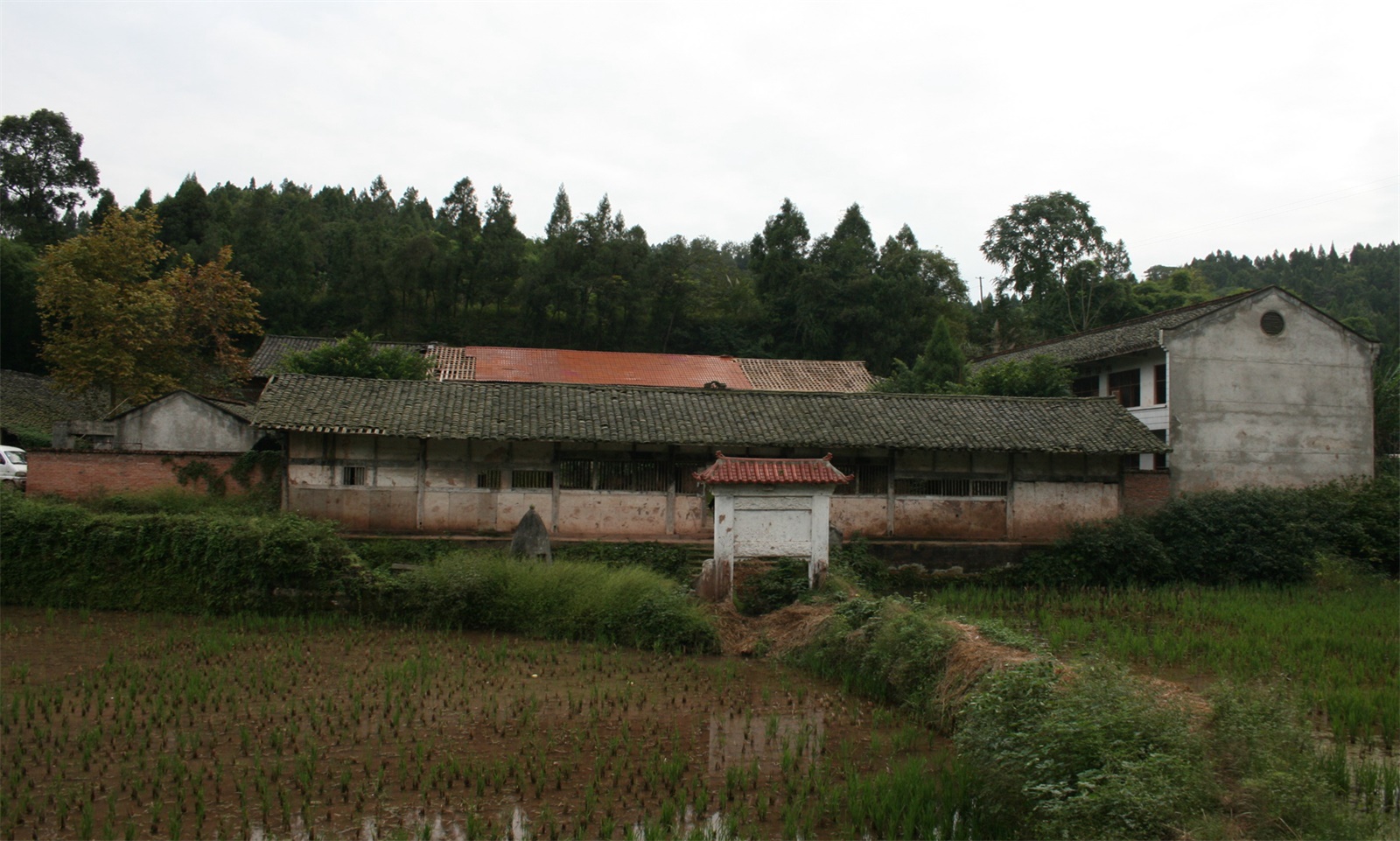 归香寺摩崖造像