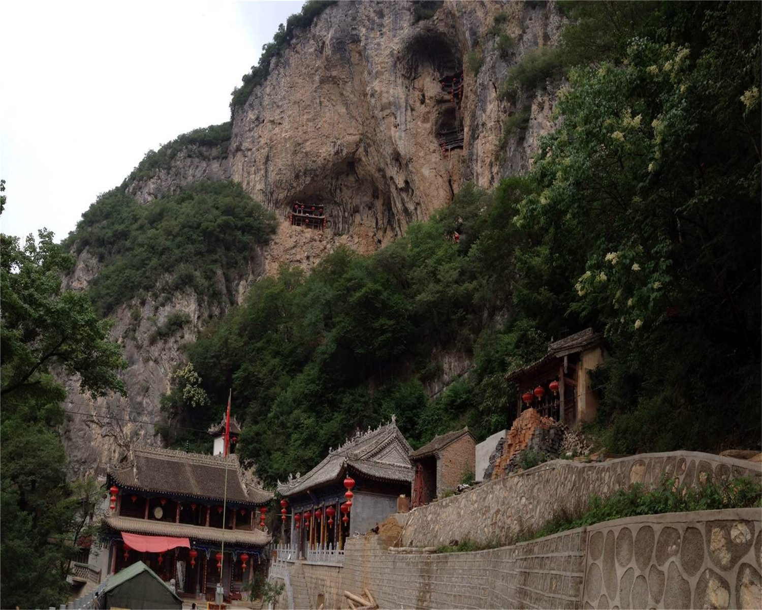 芦山龙门溶洞风景区