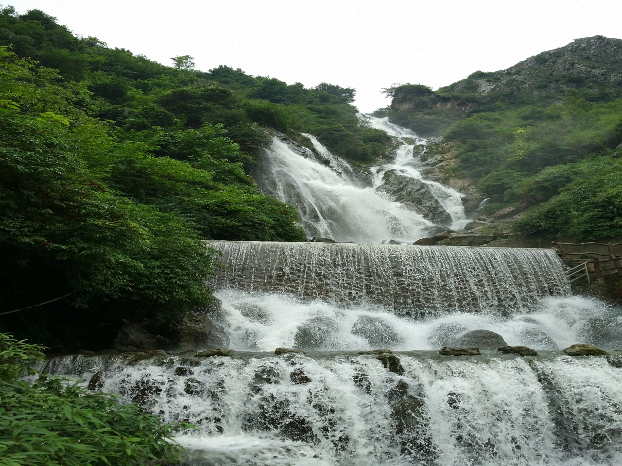 滴水岩风景区