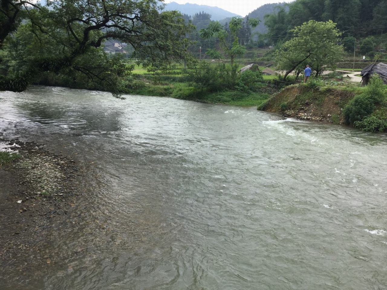 流峰河