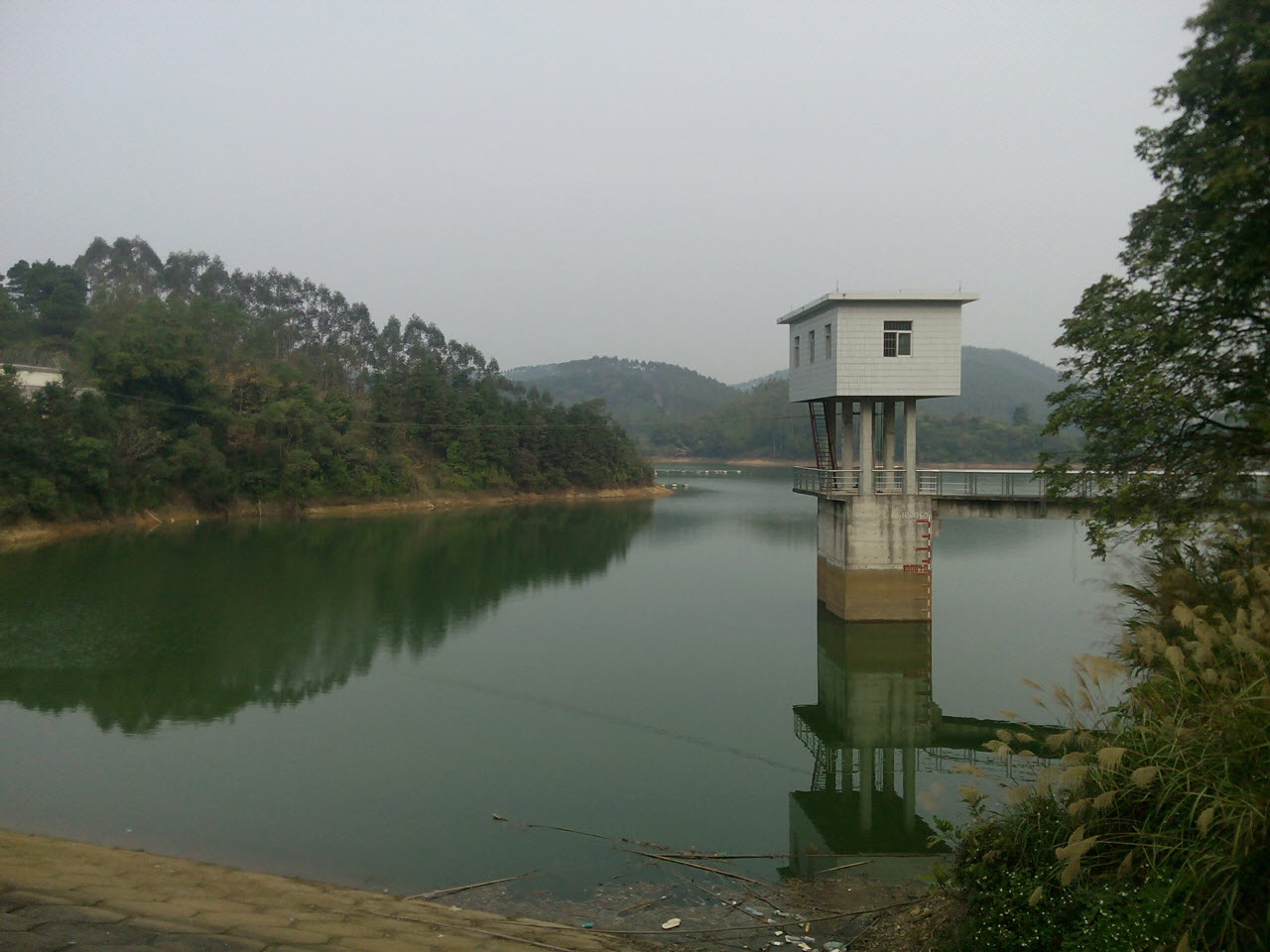 那洪水库