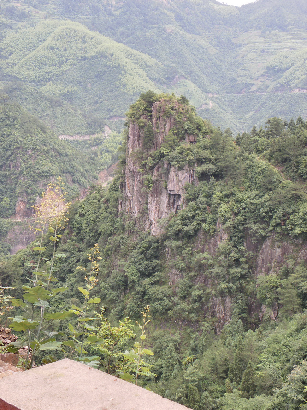 鸡观岩