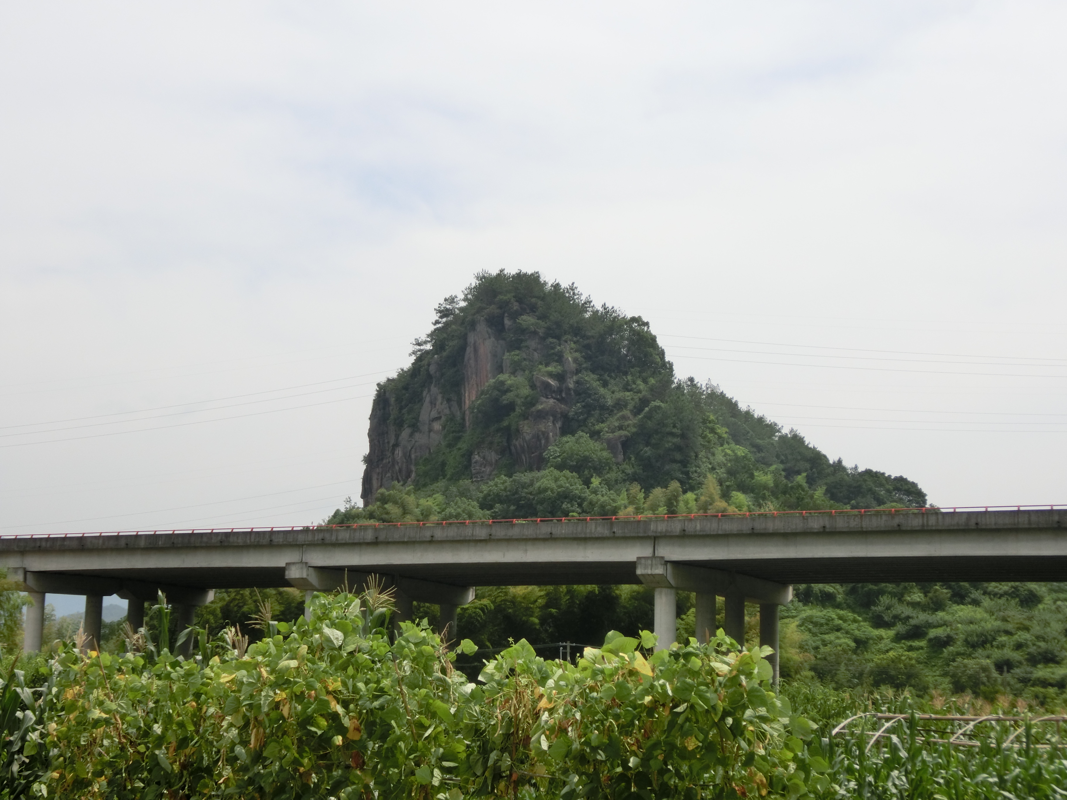 水阁大白岩