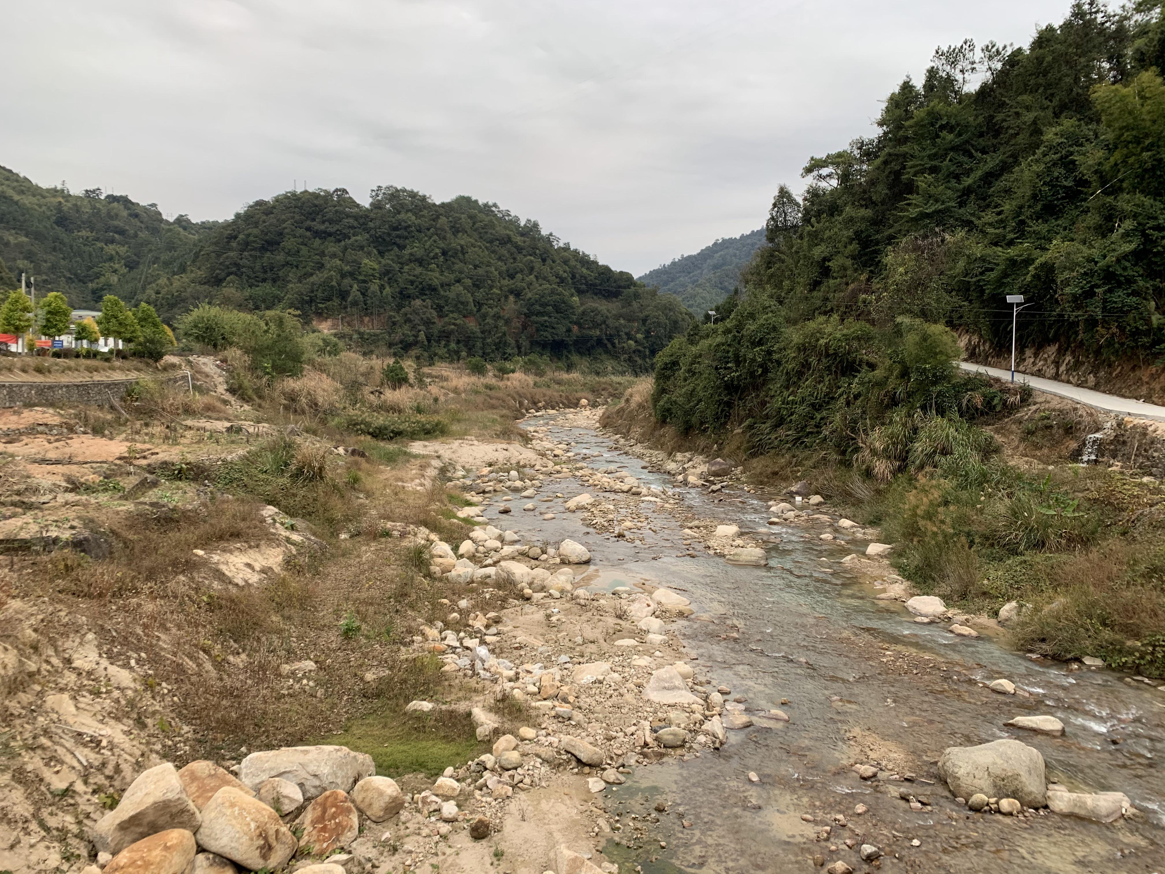 花山河