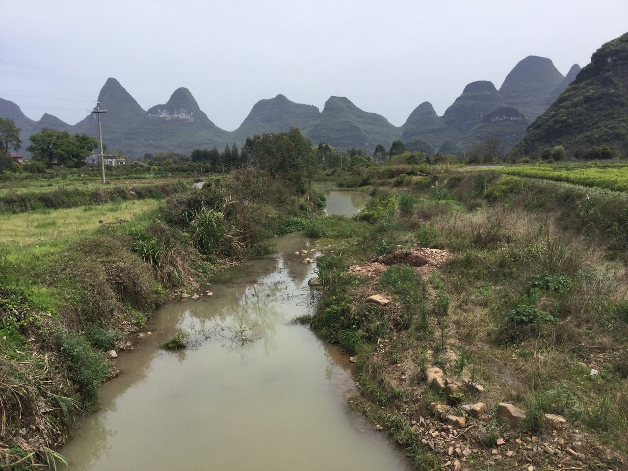 深岭河