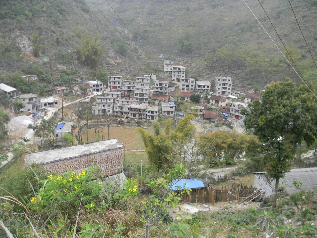 巴根民族风情村