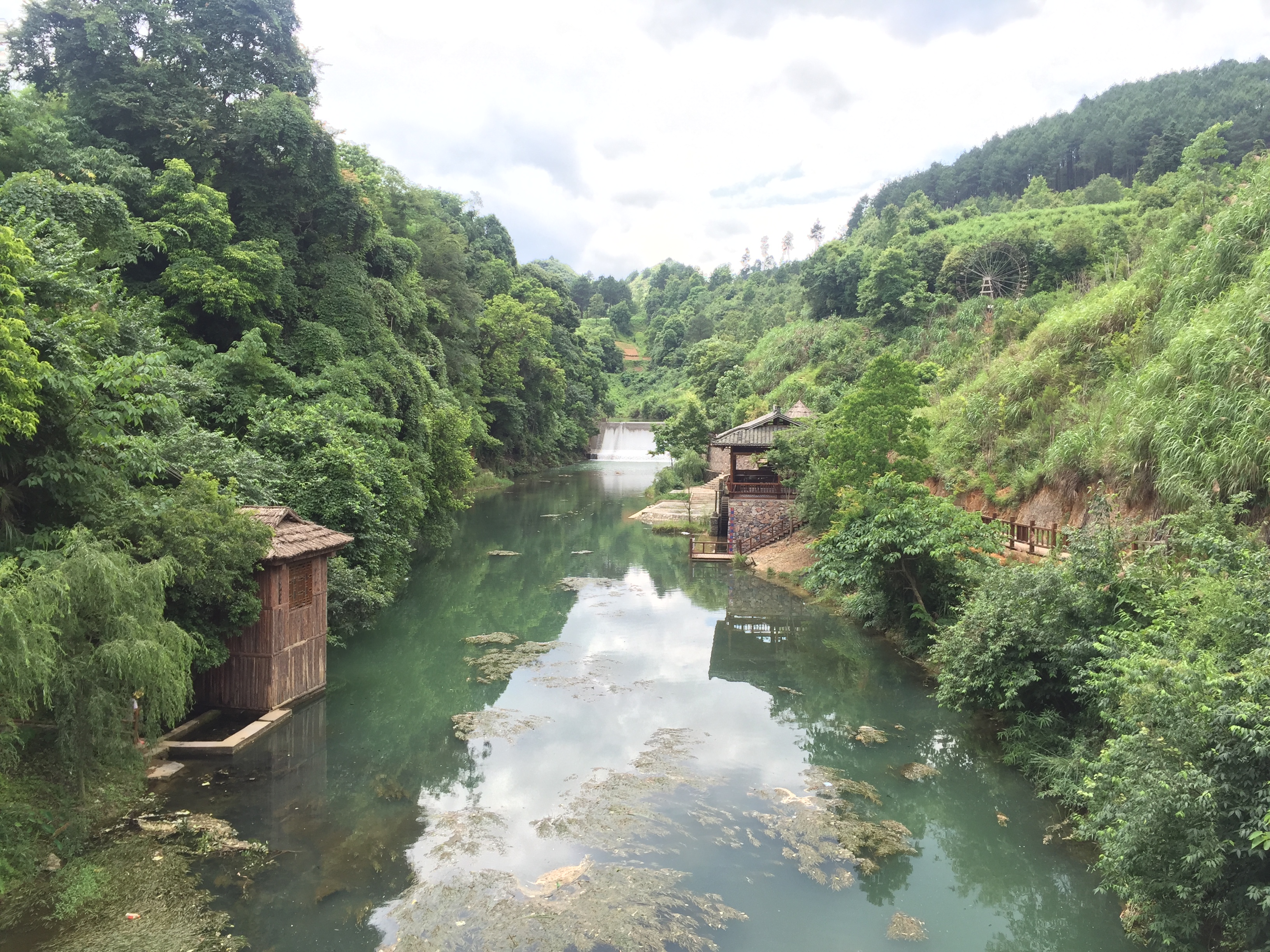 乌羊麻风景区