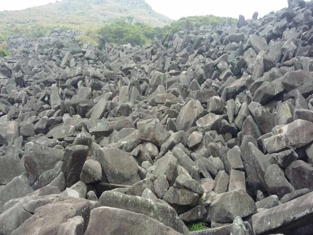 北港自然村石锣石鼓景点