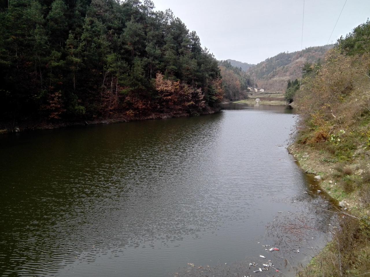 阴石道水库