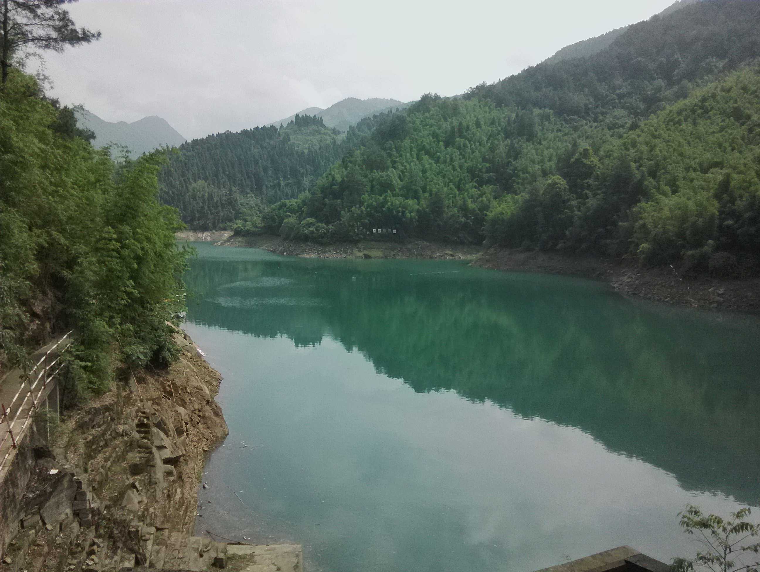 胜天湖风景区