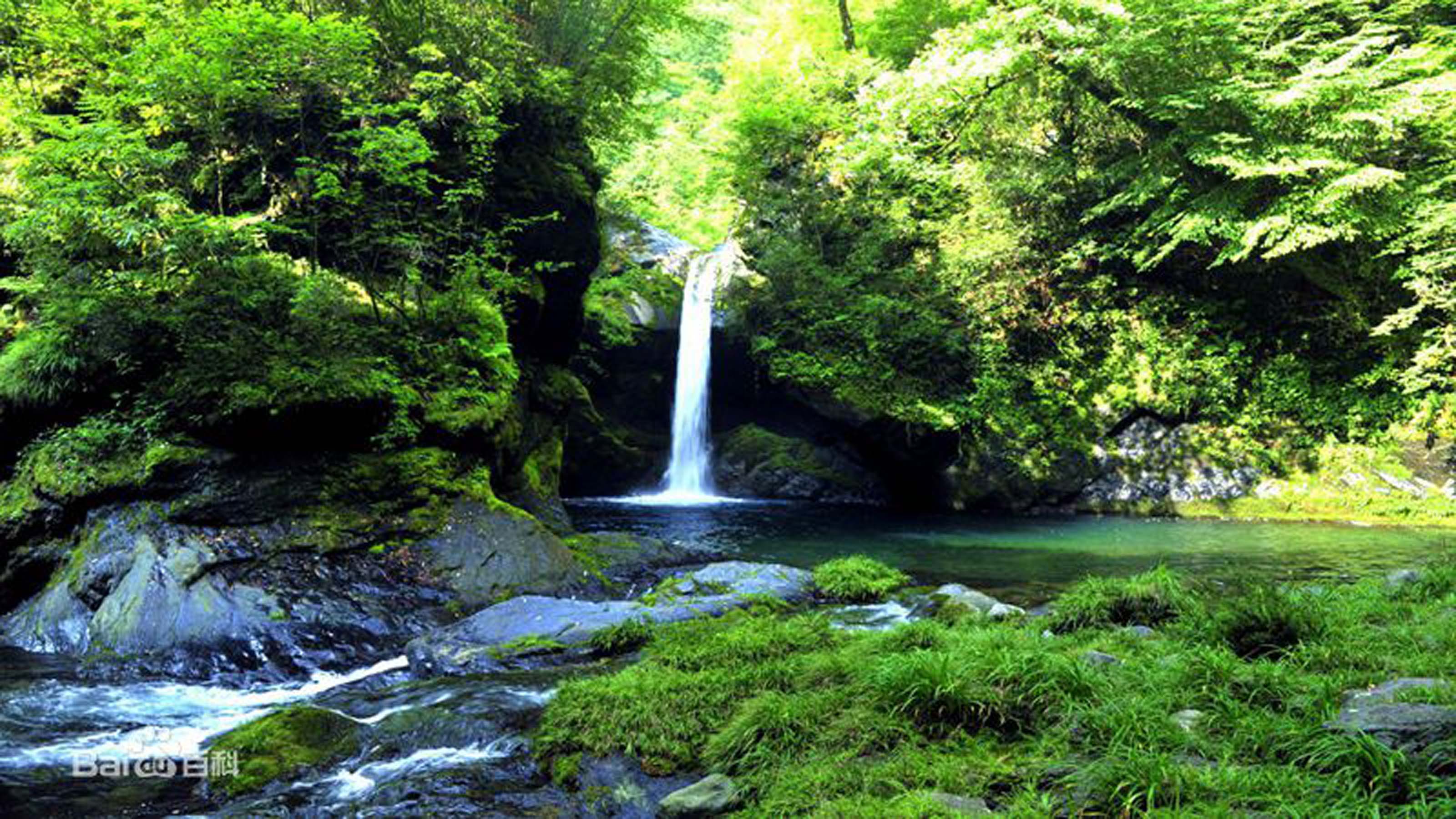 镇坪县飞渡峡景区