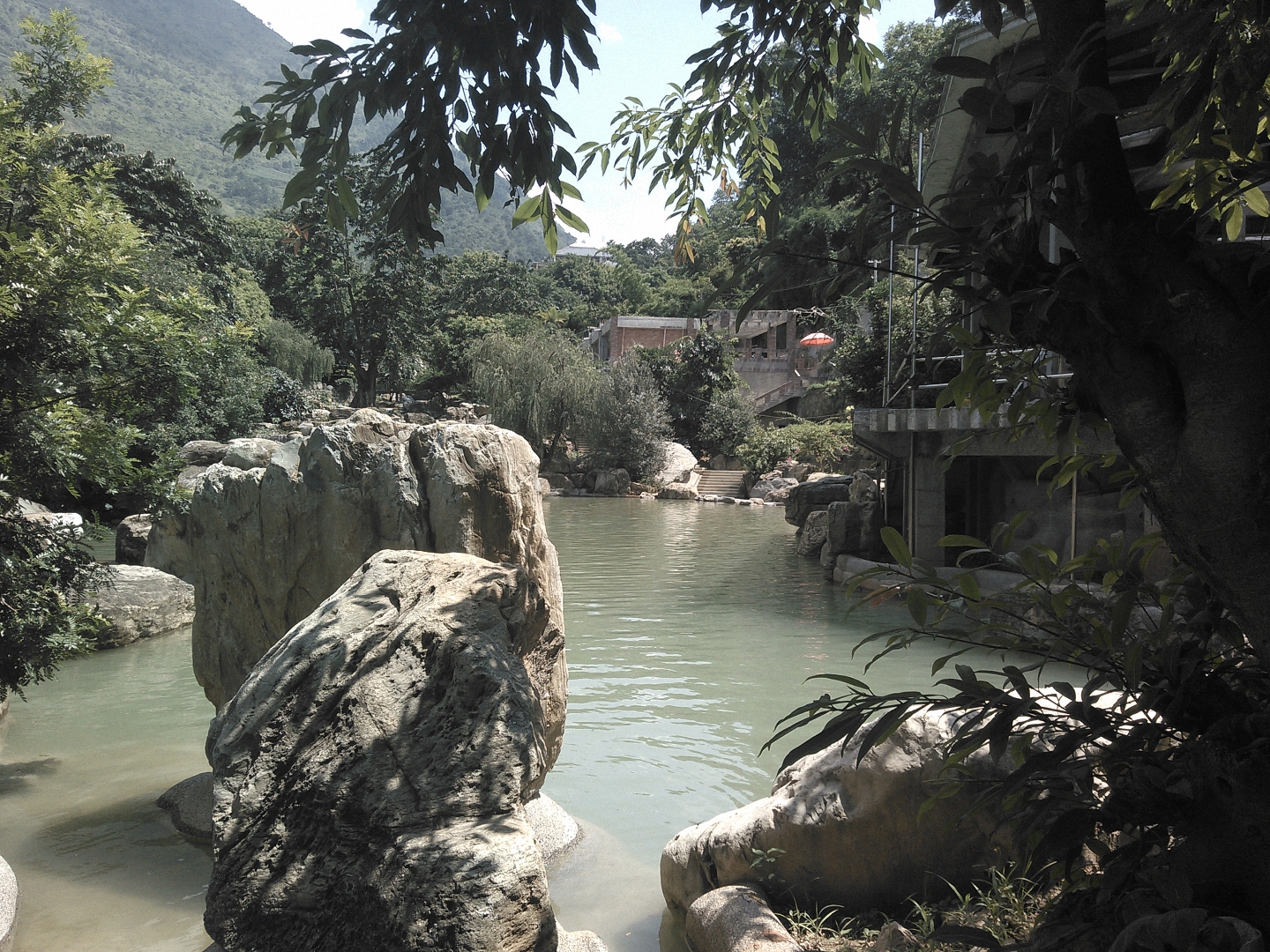 贾沙丫沙底温泉