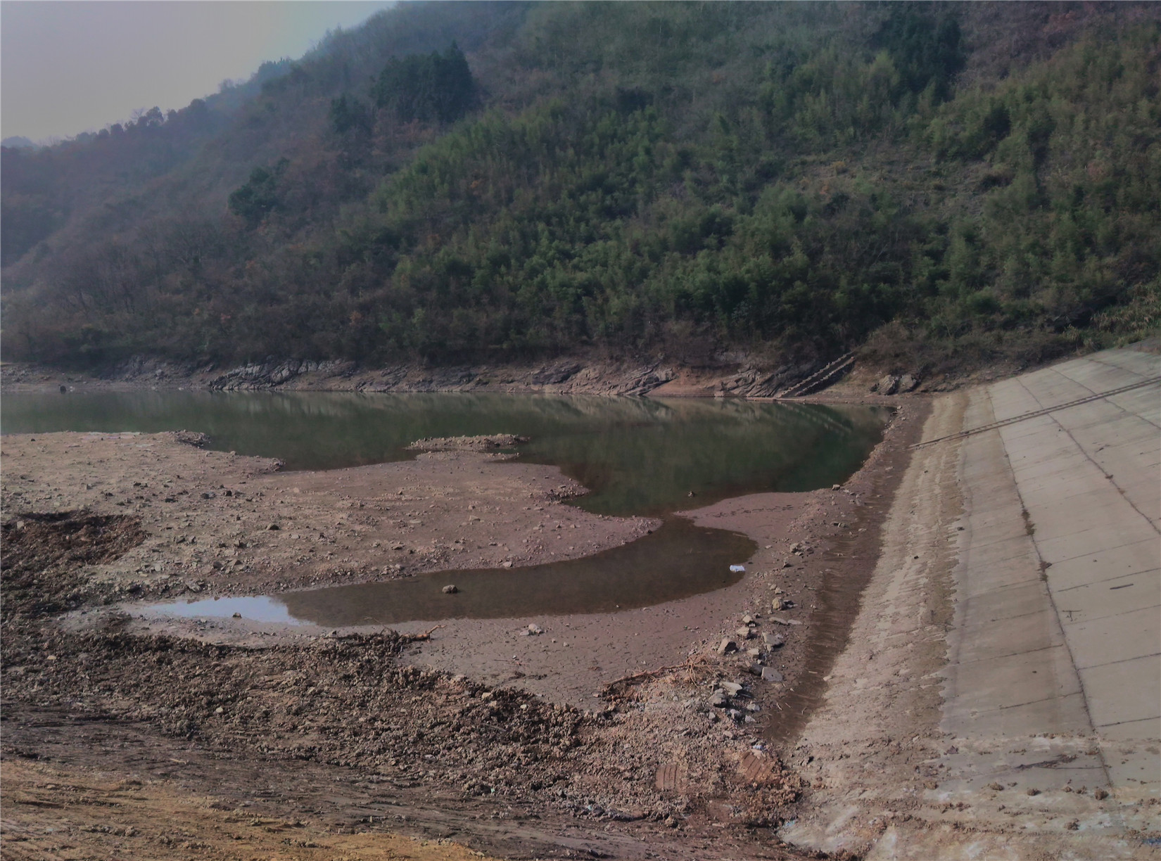 龙股水库