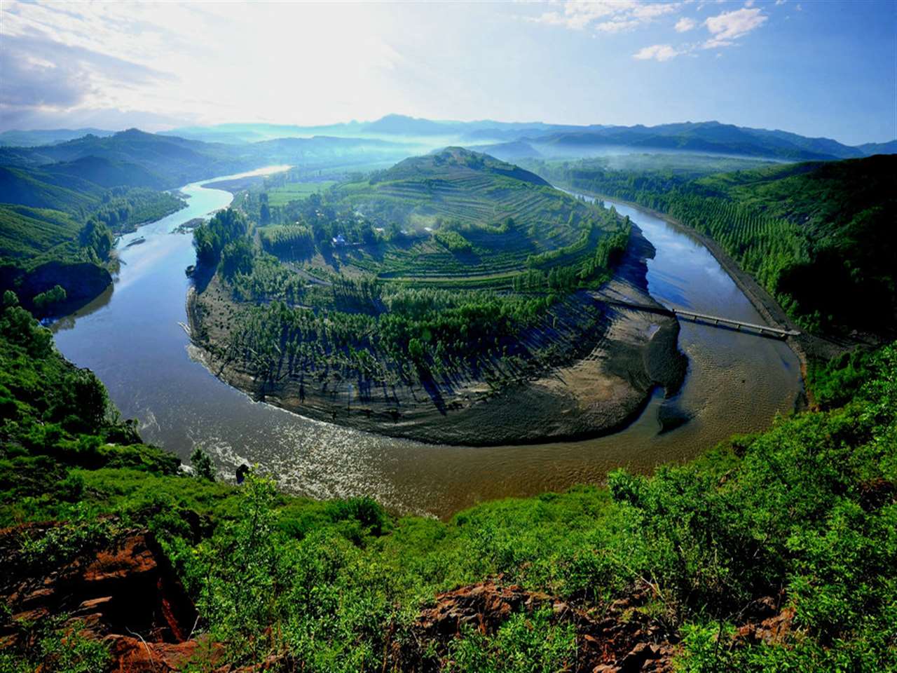 凌河第一湾敖木伦旅游景区