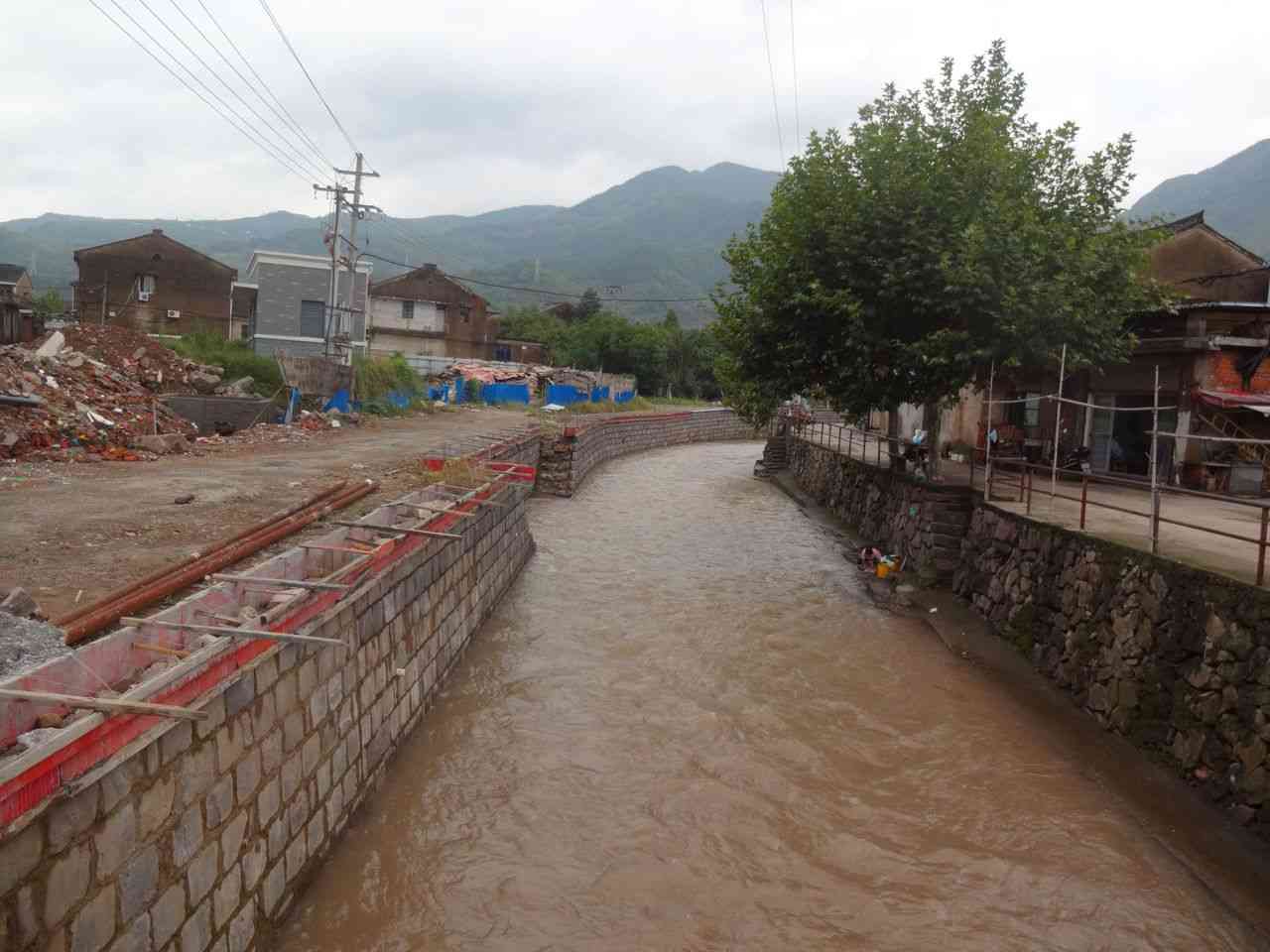 茗山江