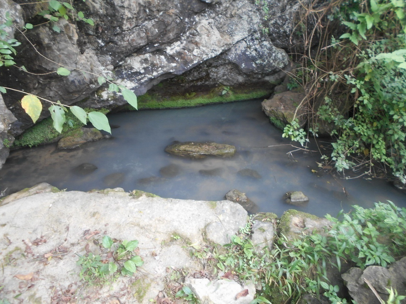 岩桑湾泉