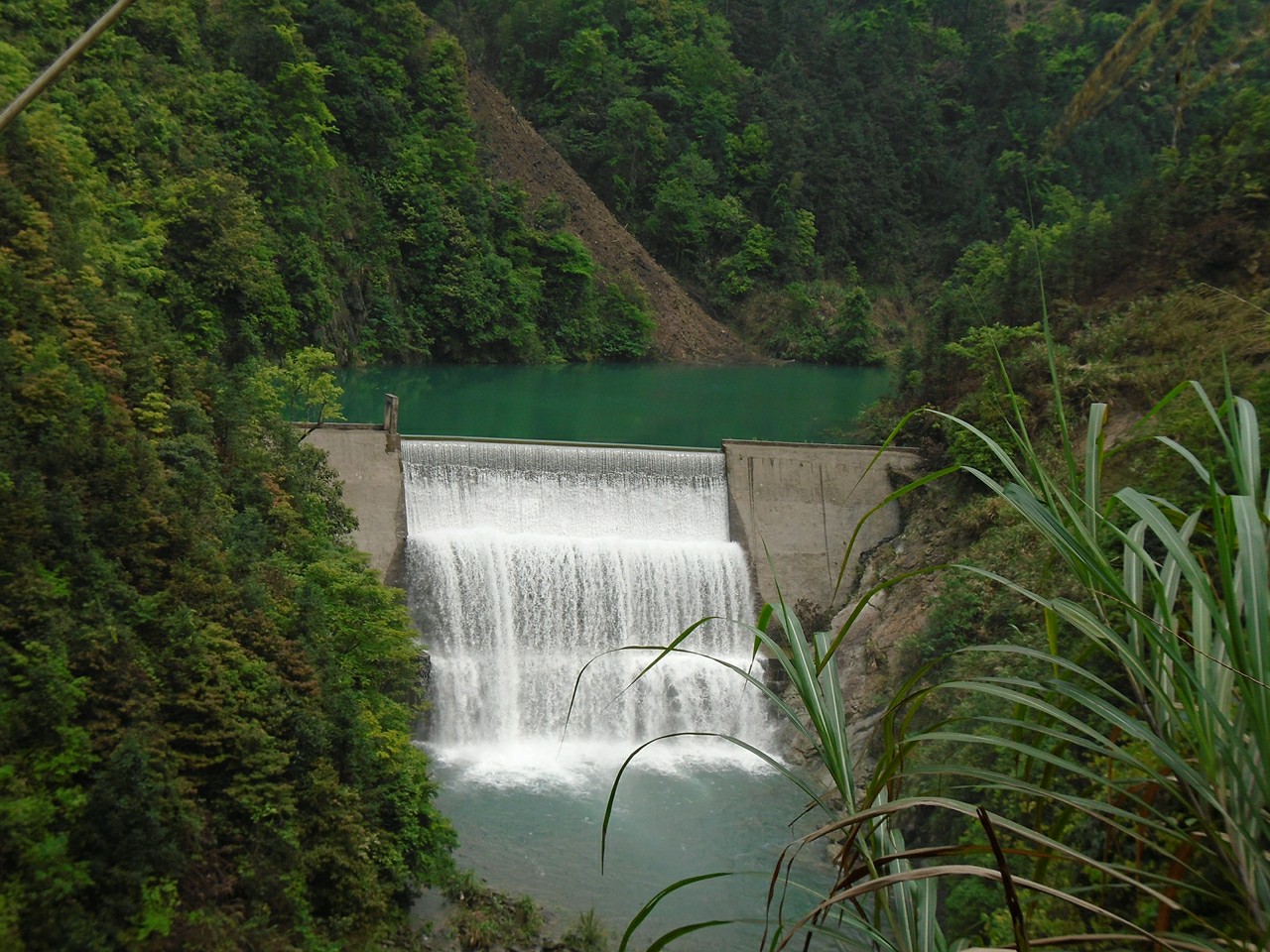 洪深水库