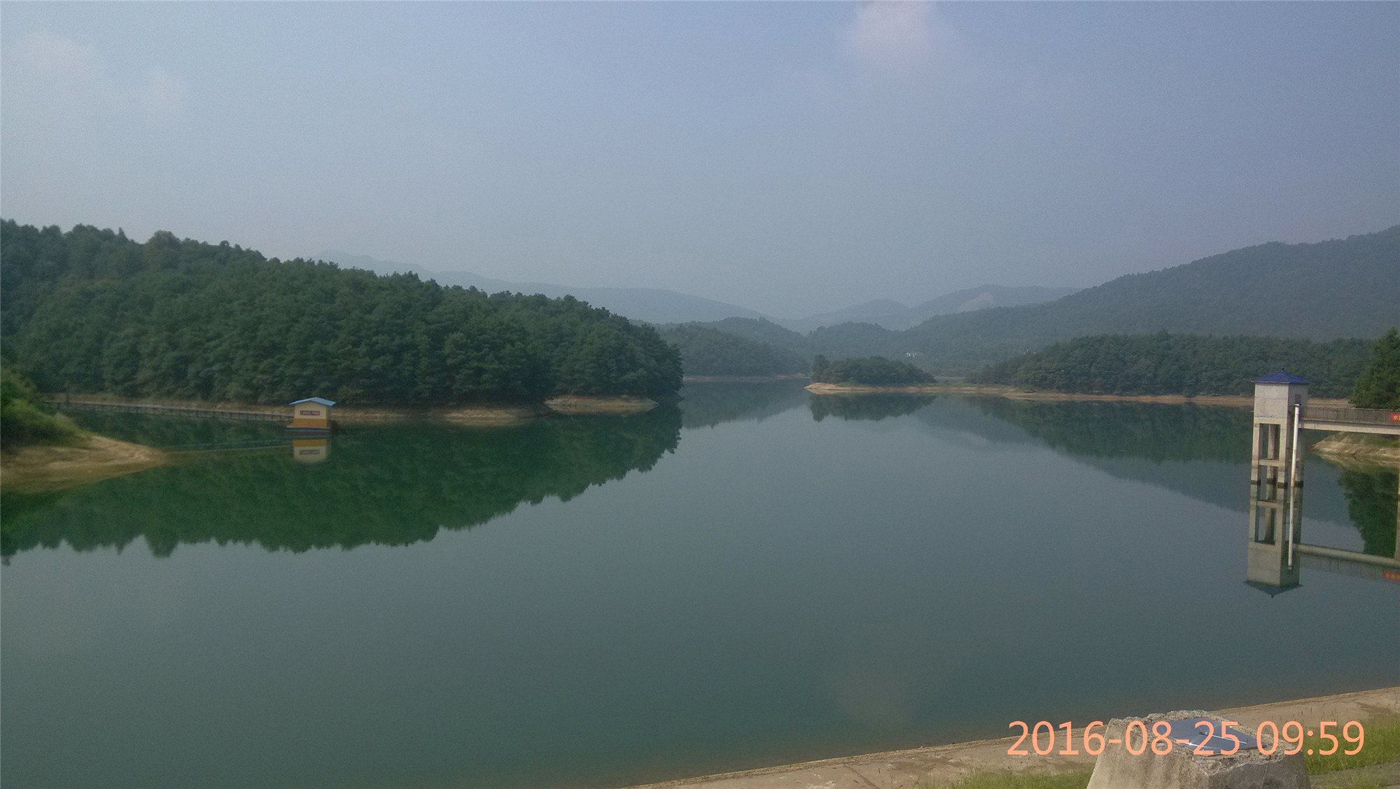 泉水冲水库