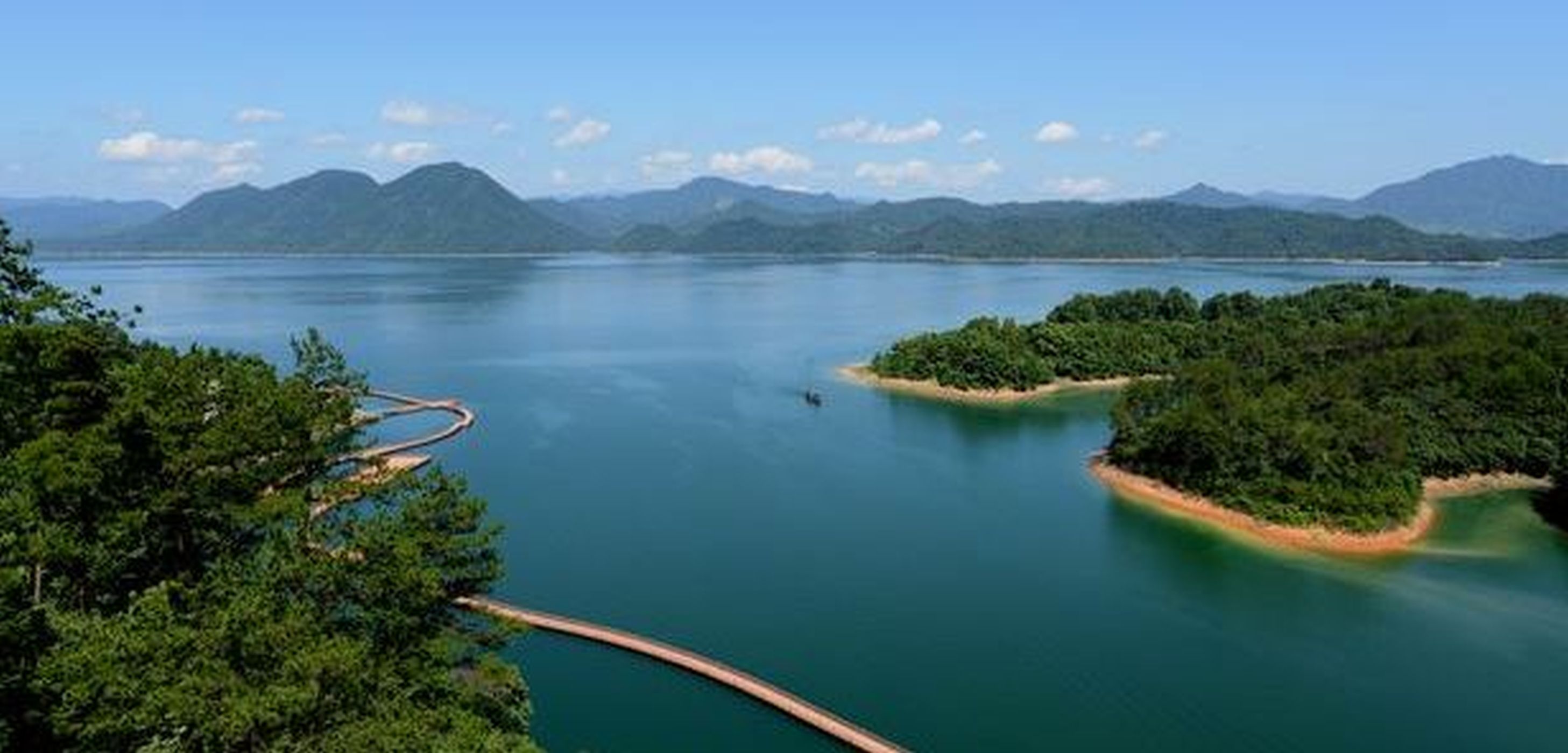 云岩湖景区